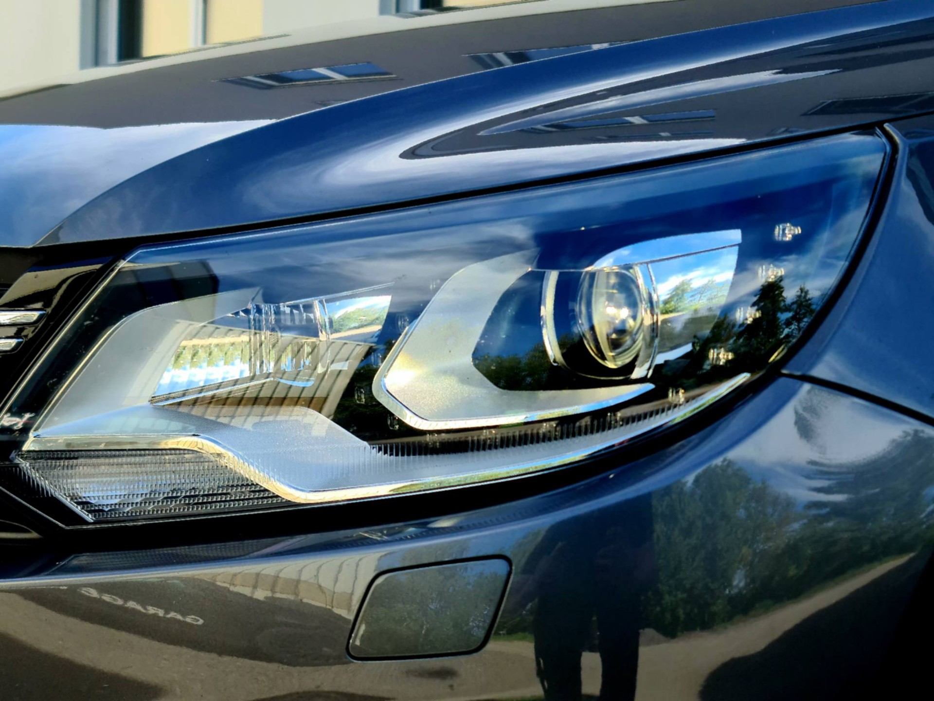 VW Tiguan 2.0 TSI Design 4Motion DSG-showroom-element-3