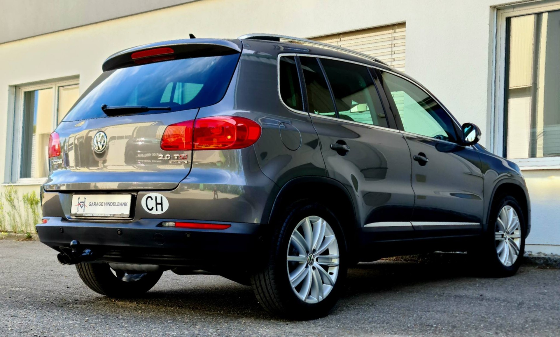 VW Tiguan 2.0 TSI Design 4Motion DSG-image-9