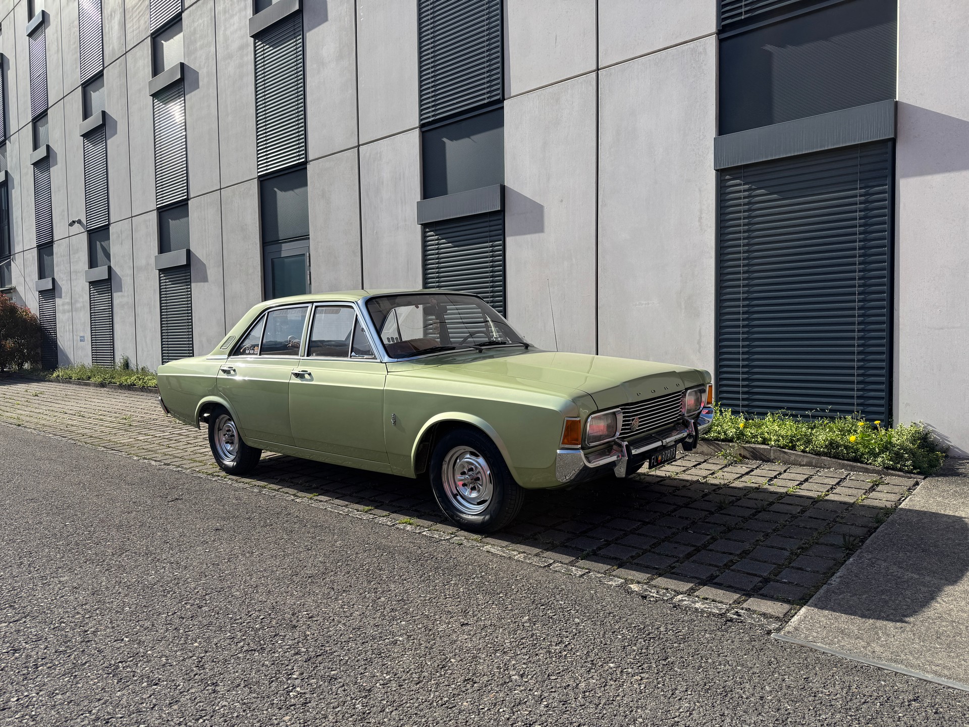 FORD V6 2000S P7b-image-0