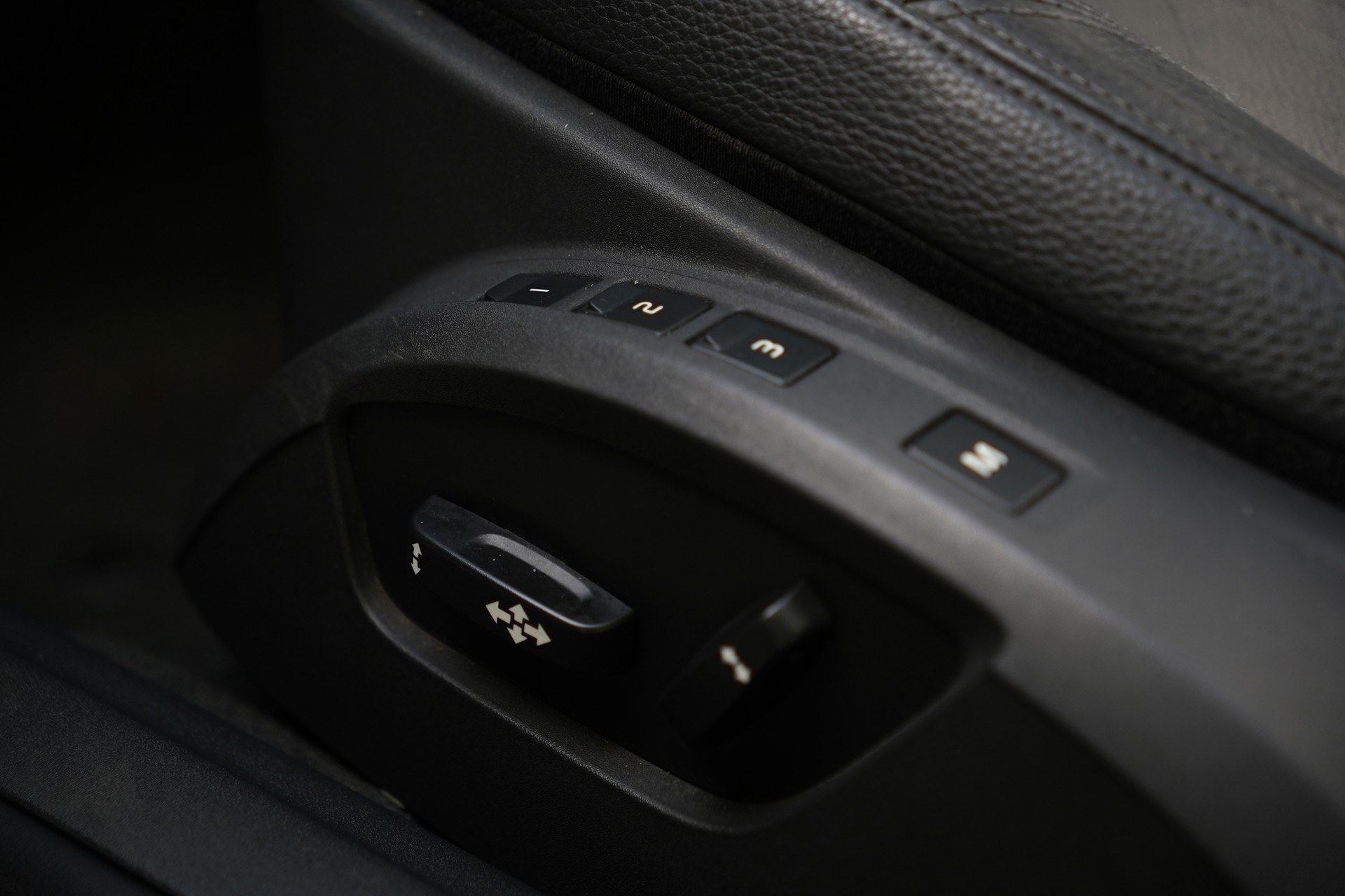 VOLVO C70 D5 Summum Geartronic-image-22