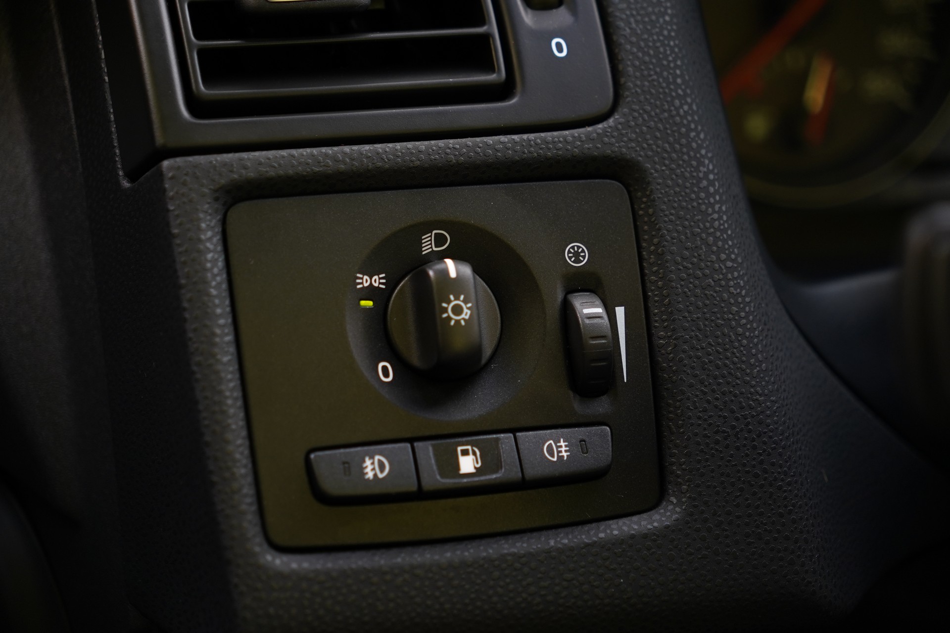 VOLVO C70 D5 Summum Geartronic-image-25