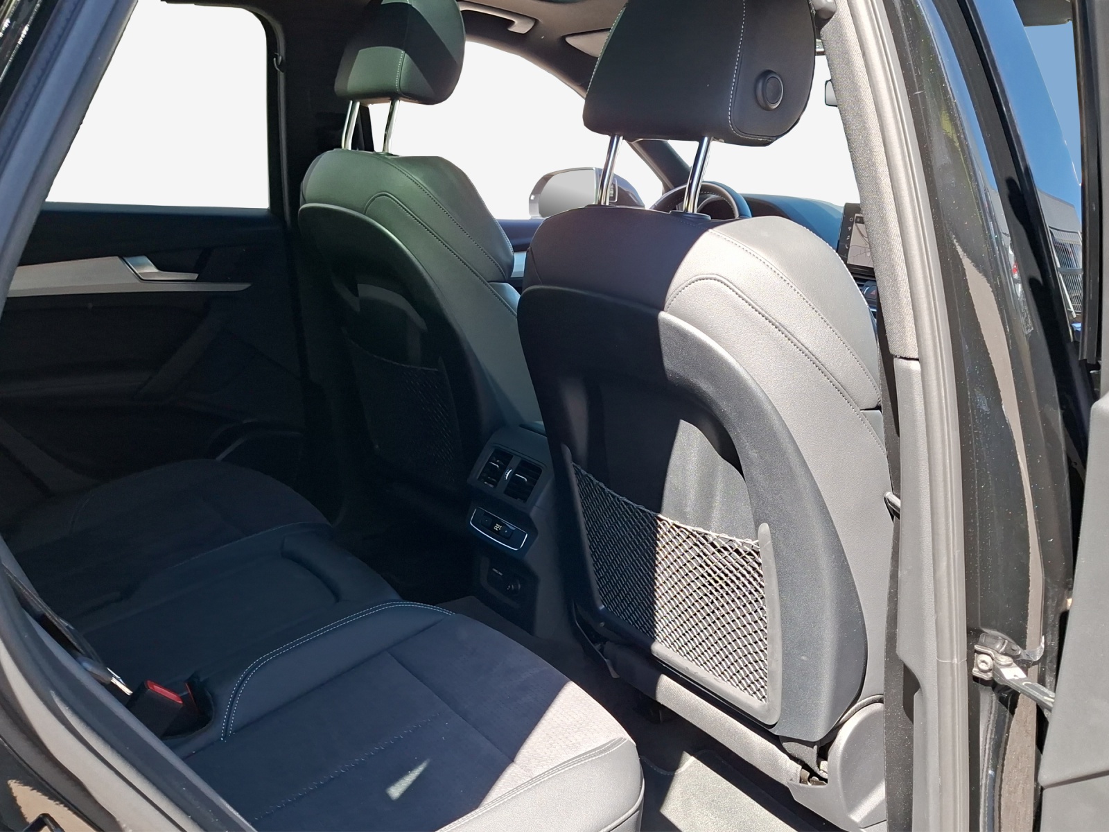 AUDI Q5 Sportback 40 TDI Blackedition quattro S-tronic-image-13
