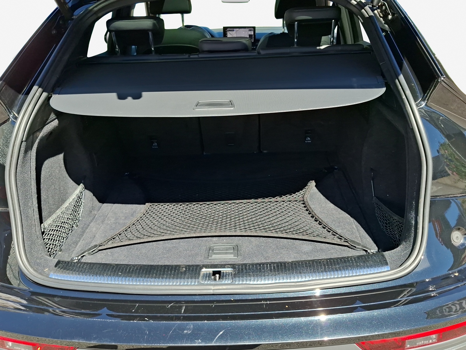 AUDI Q5 Sportback 40 TDI Blackedition quattro S-tronic-image-12