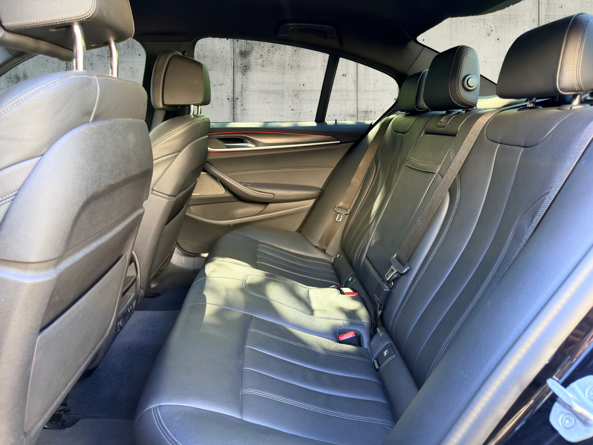 BMW 520d xDrive 48V Pure M Sport Edition Steptronic-image-14