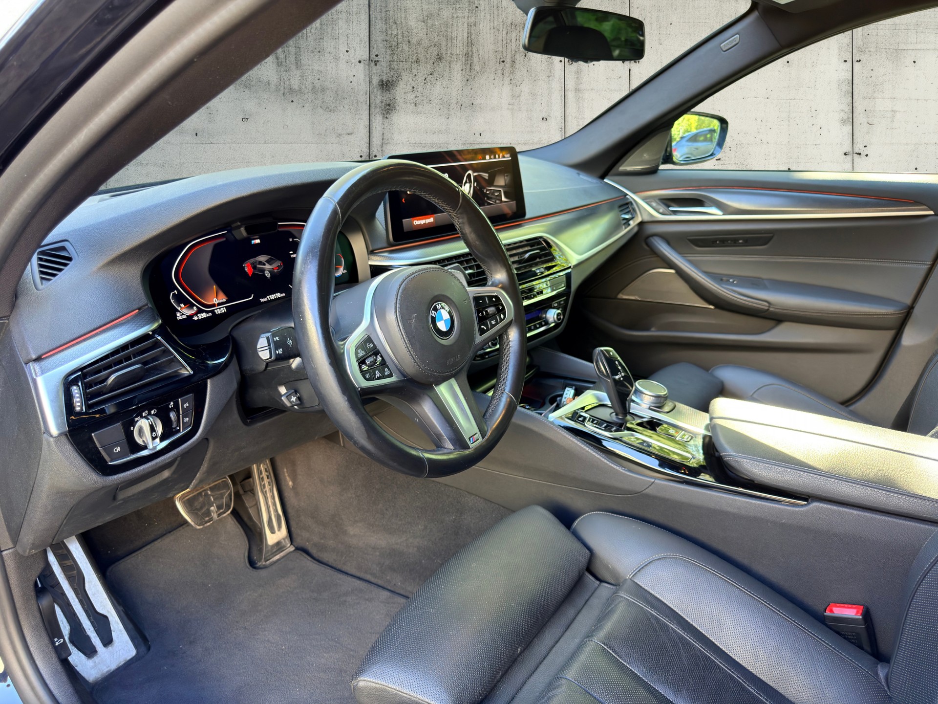 BMW 520d xDrive 48V Pure M Sport Edition Steptronic-image-9