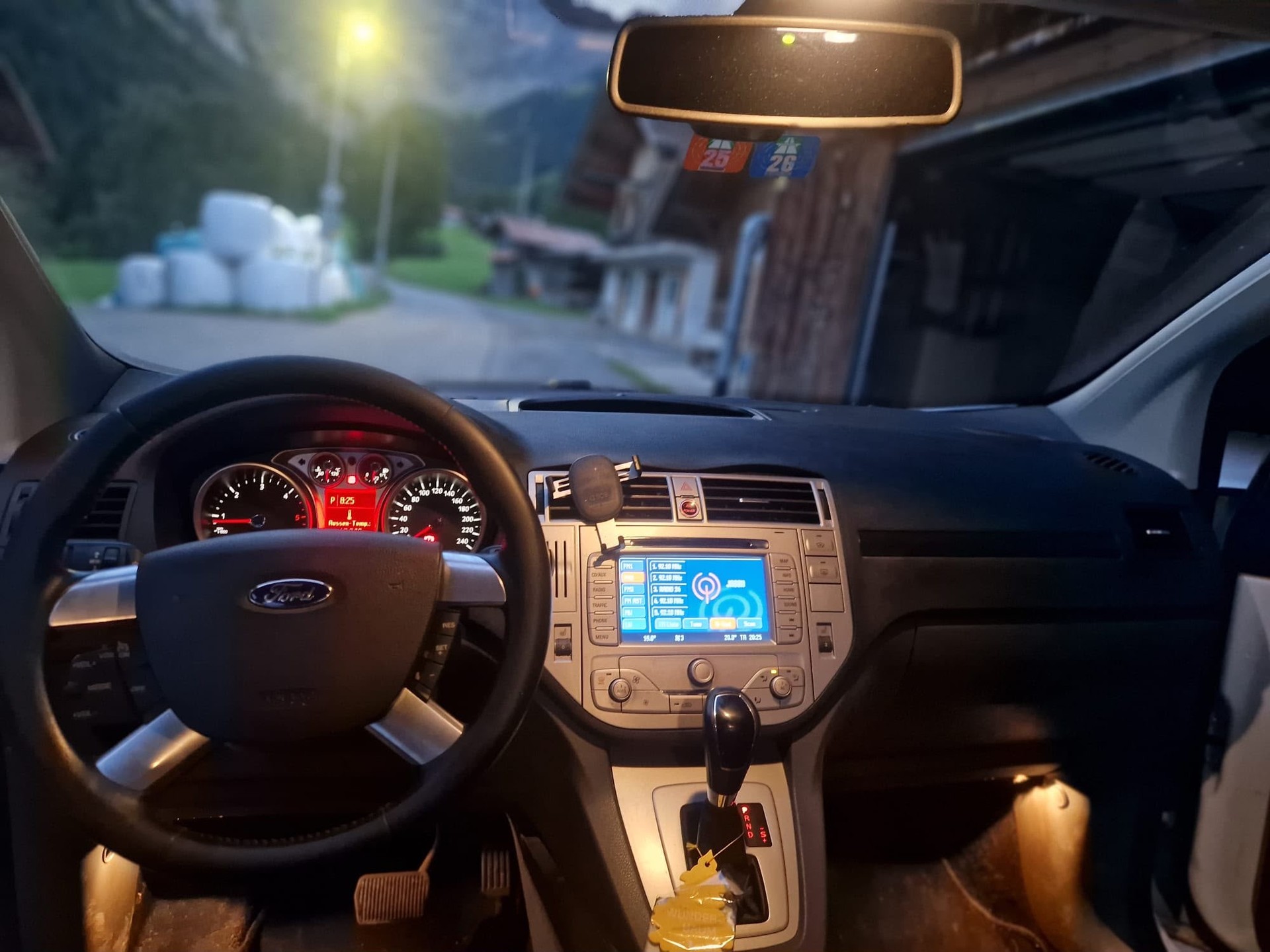 FORD Kuga 2.0 TDCi Titanium 4WD PowerShift-image-2