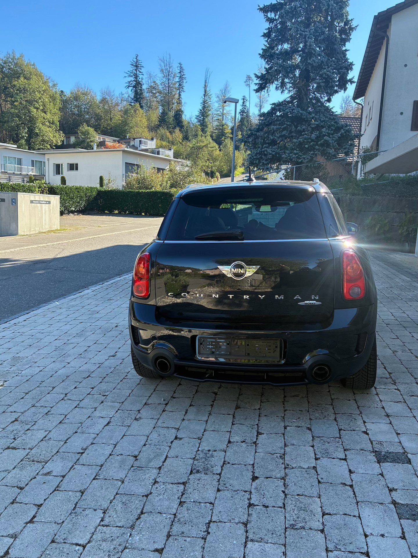 MINI 1.6i John Cooper Works ALL4-image-3