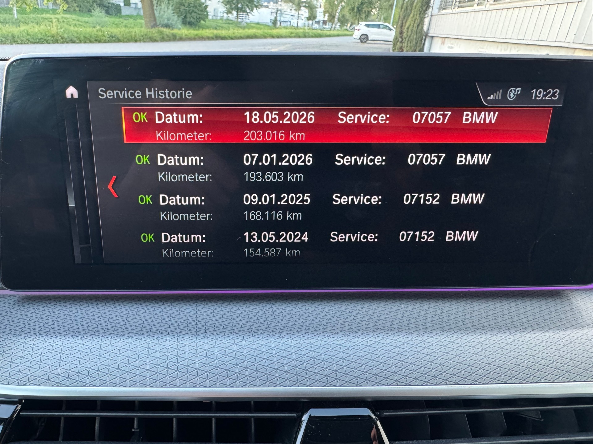 BMW 540i xDrive Touring Sport Line Steptronic-image-14