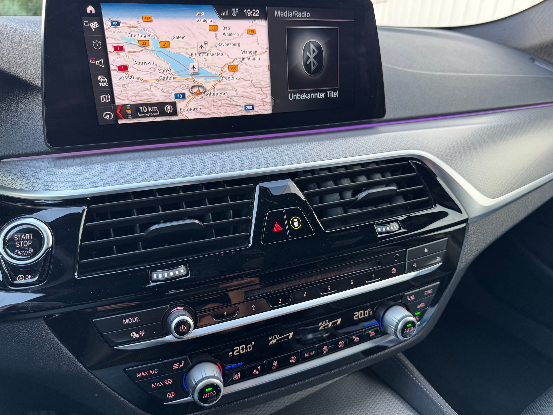 BMW 540i xDrive Touring Sport Line Steptronic-image-10