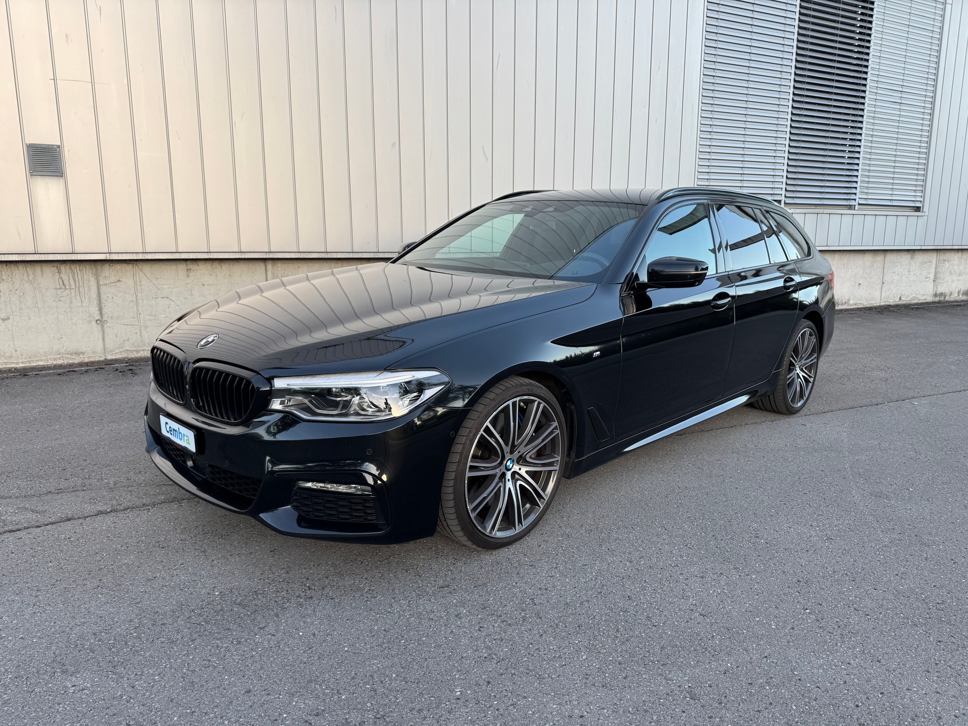BMW 540i xDrive Touring Sport Line Steptronic-image-0