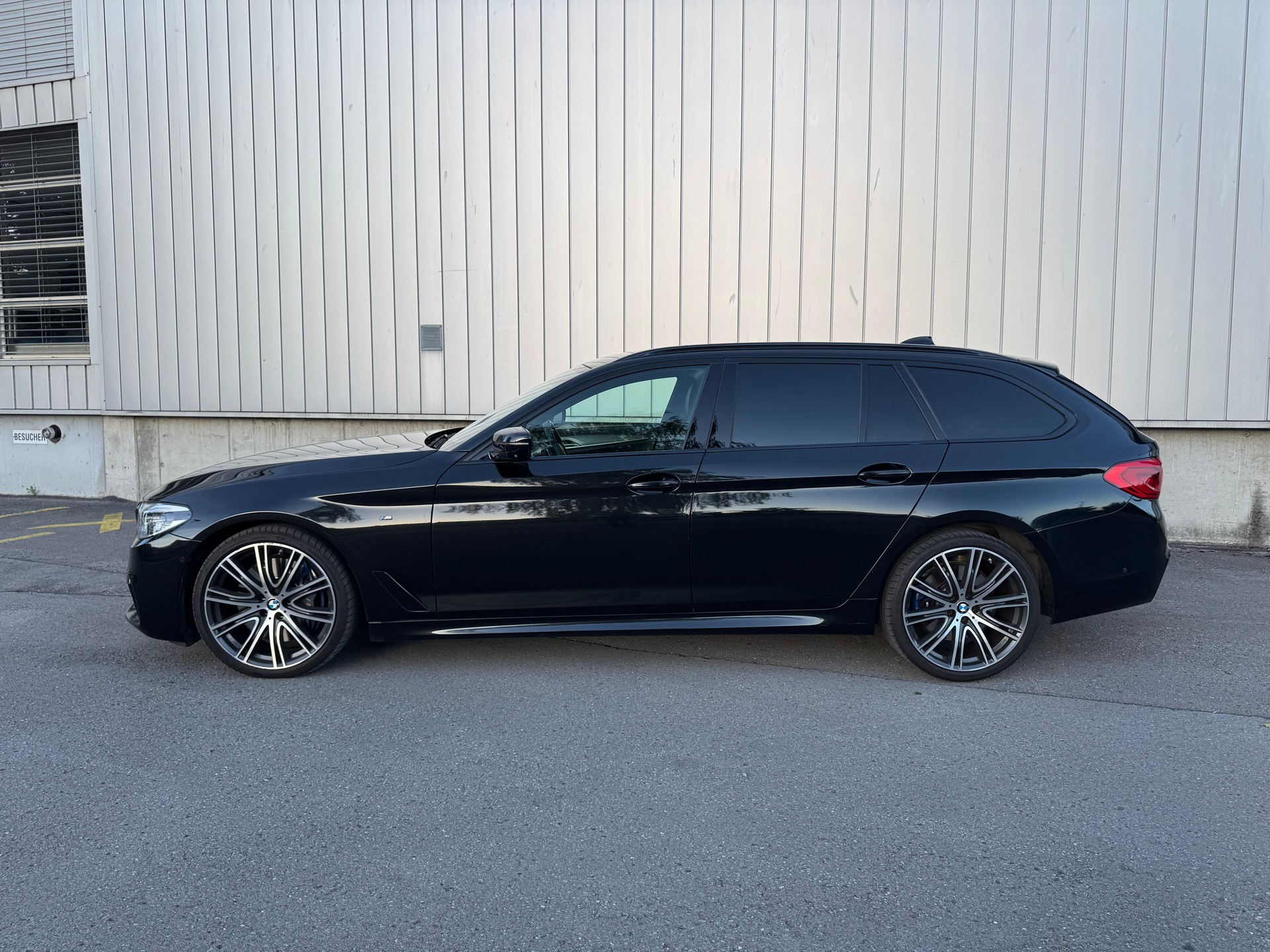 BMW 540i xDrive Touring Sport Line Steptronic-image-2