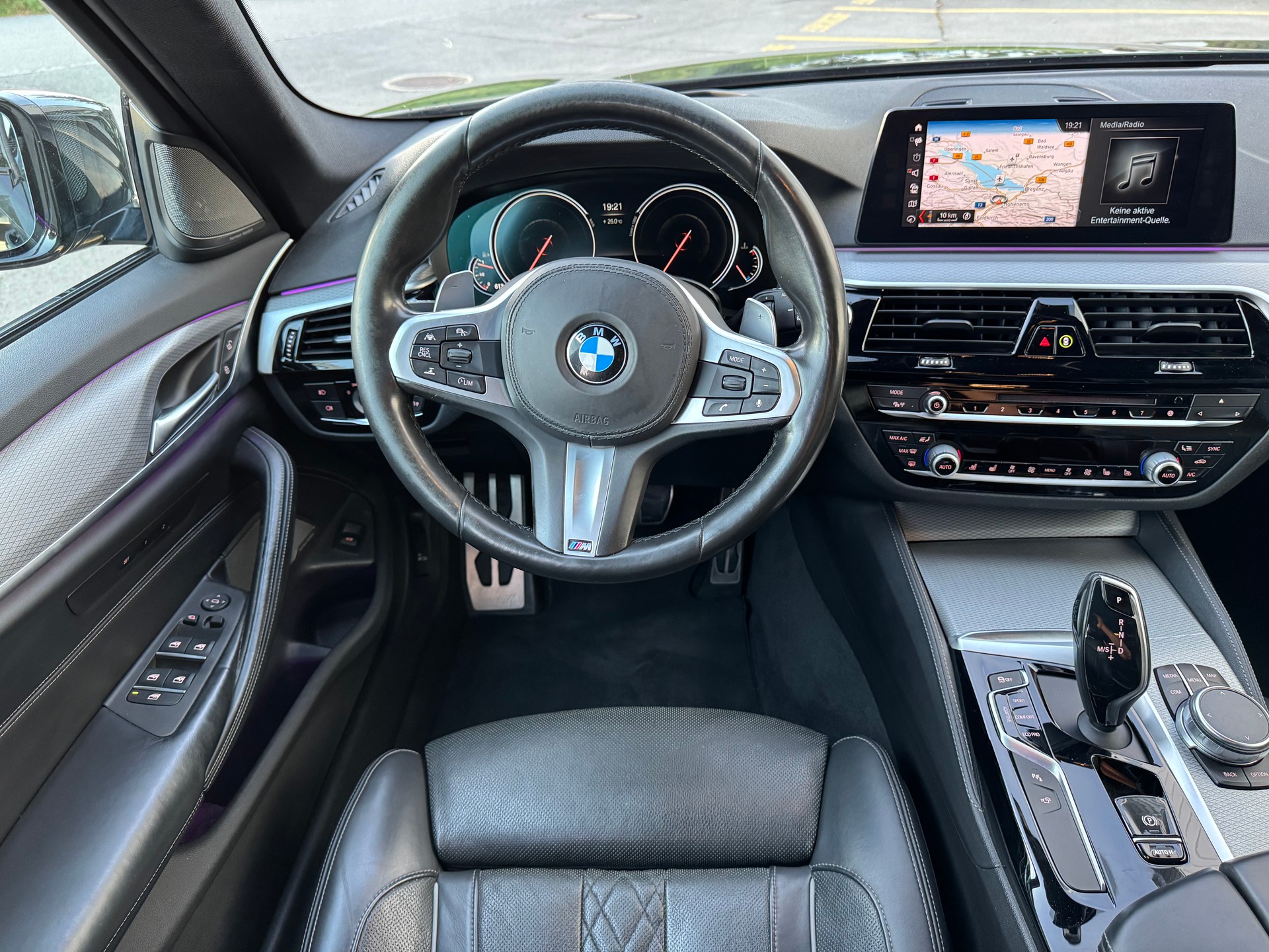 BMW 540i xDrive Touring Sport Line Steptronic-image-9