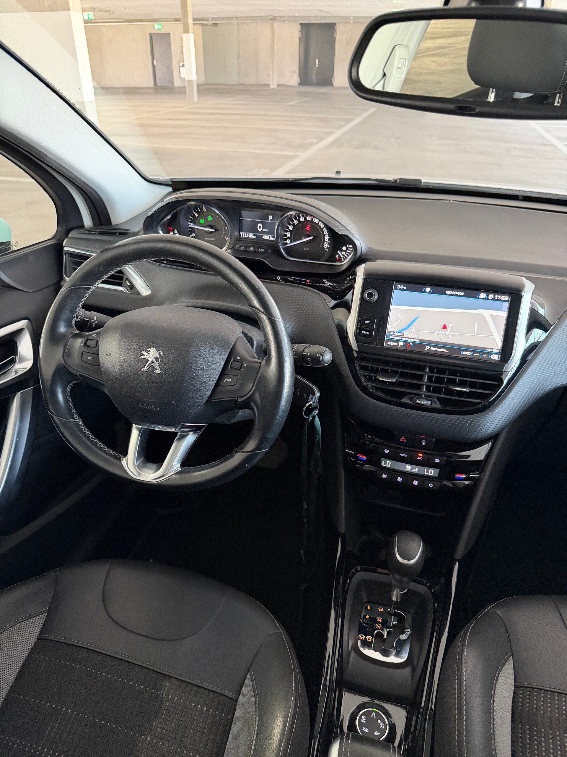 PEUGEOT 2008 1.2 PureTech Signature EAT6 - Expertise du jour-image-12