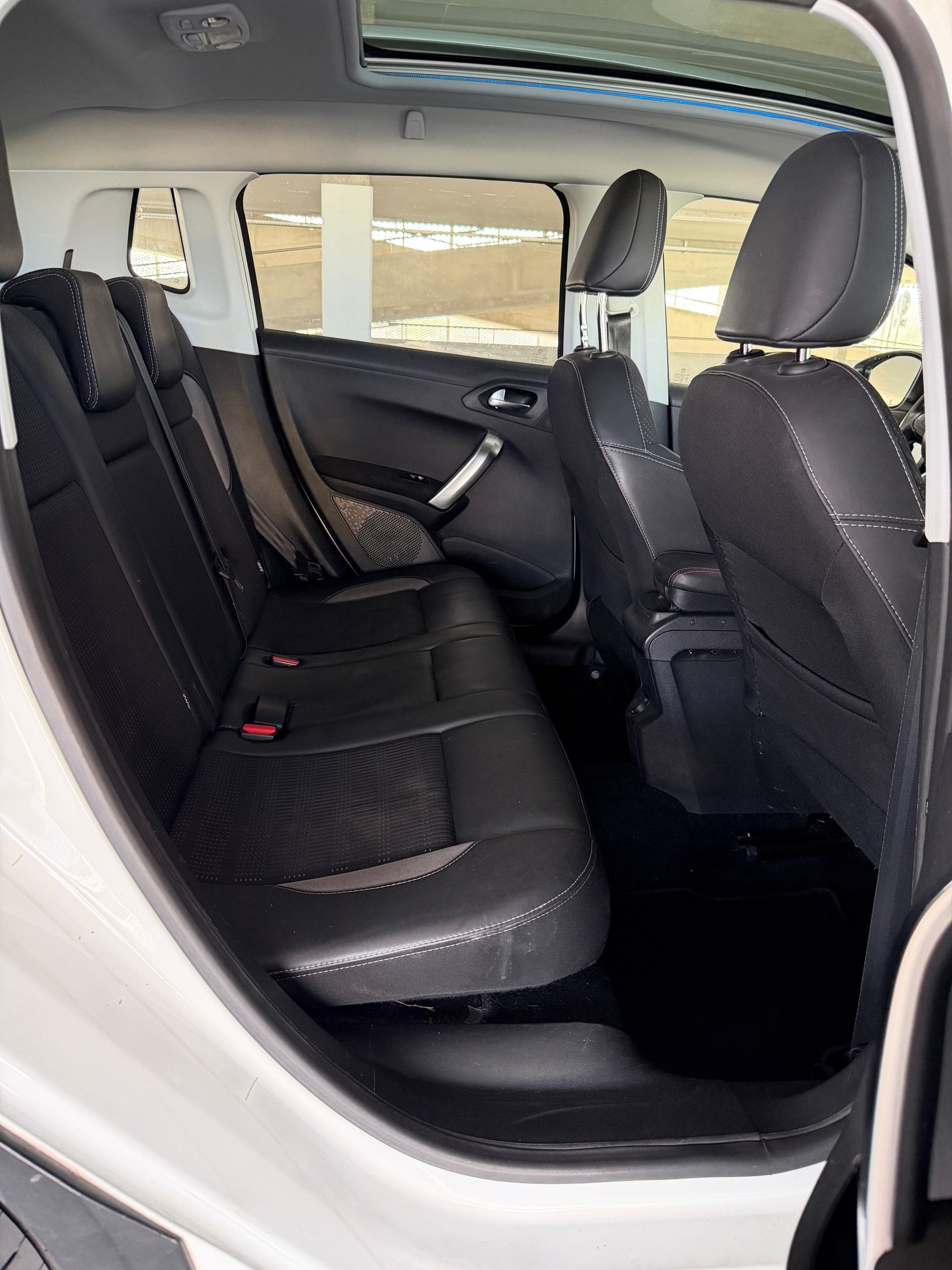 PEUGEOT 2008 1.2 PureTech Signature EAT6 - Expertise du jour-image-9