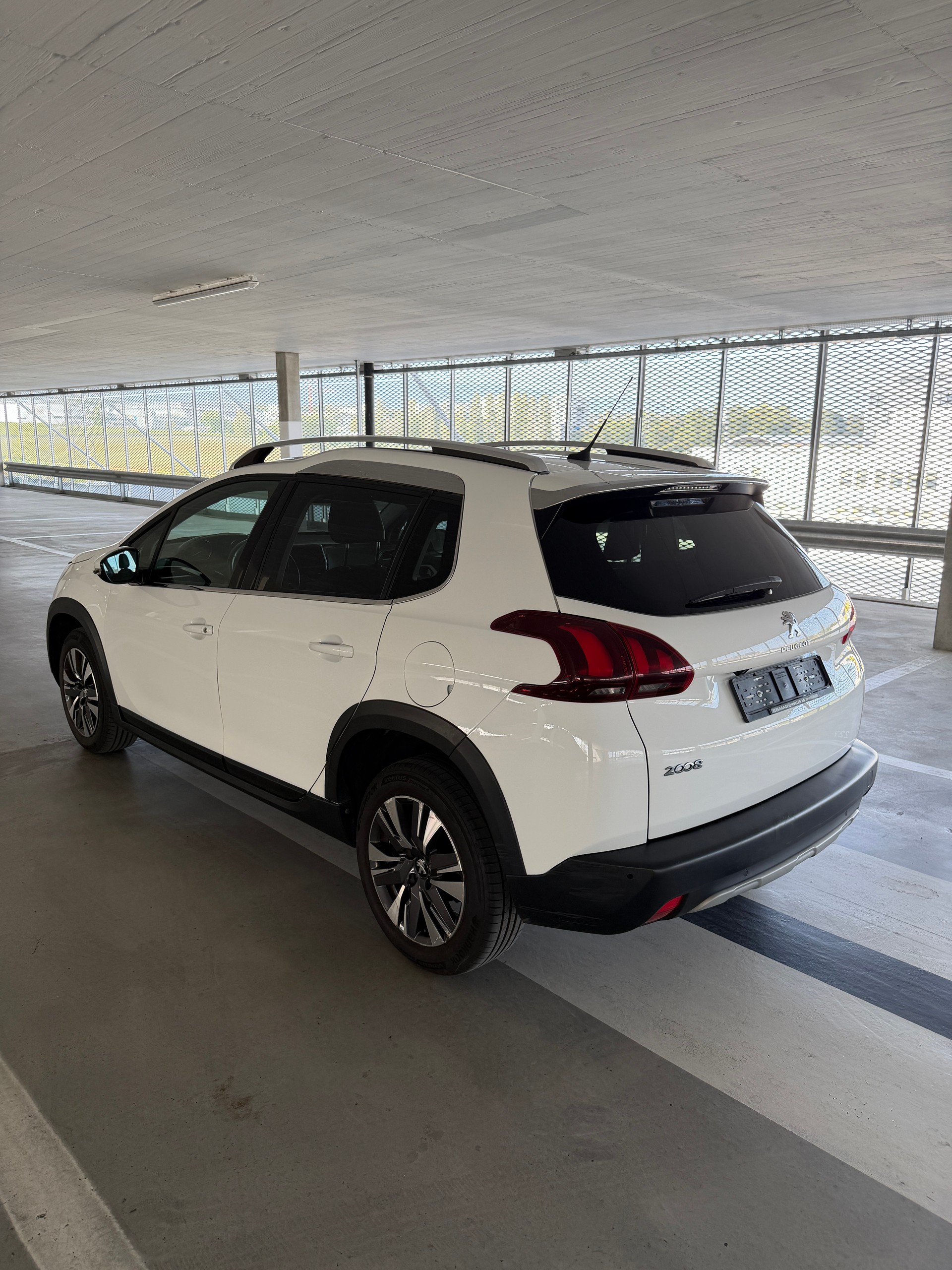 PEUGEOT 2008 1.2 PureTech Signature EAT6 - Expertise du jour-image-4