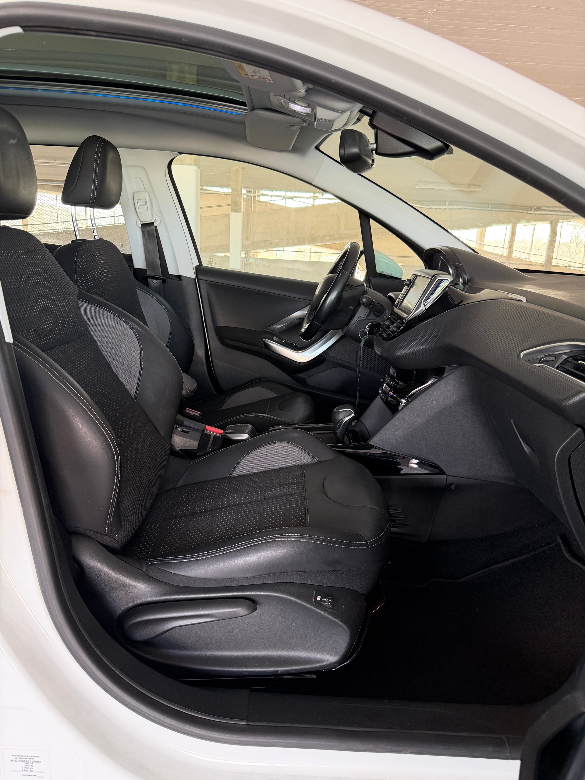 PEUGEOT 2008 1.2 PureTech Signature EAT6 - Expertise du jour-image-8