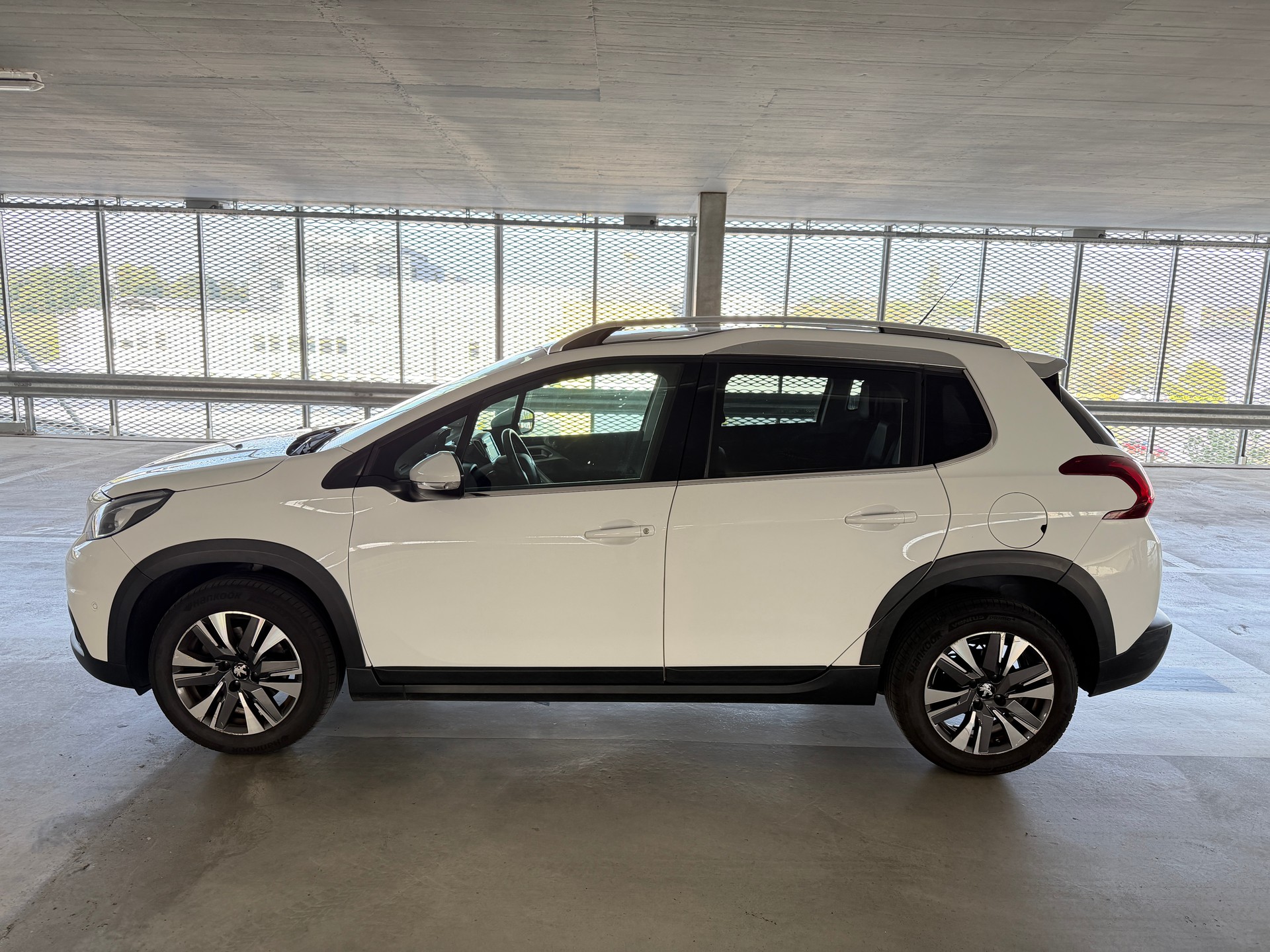PEUGEOT 2008 1.2 PureTech Signature EAT6 - Expertise du jour-image-5