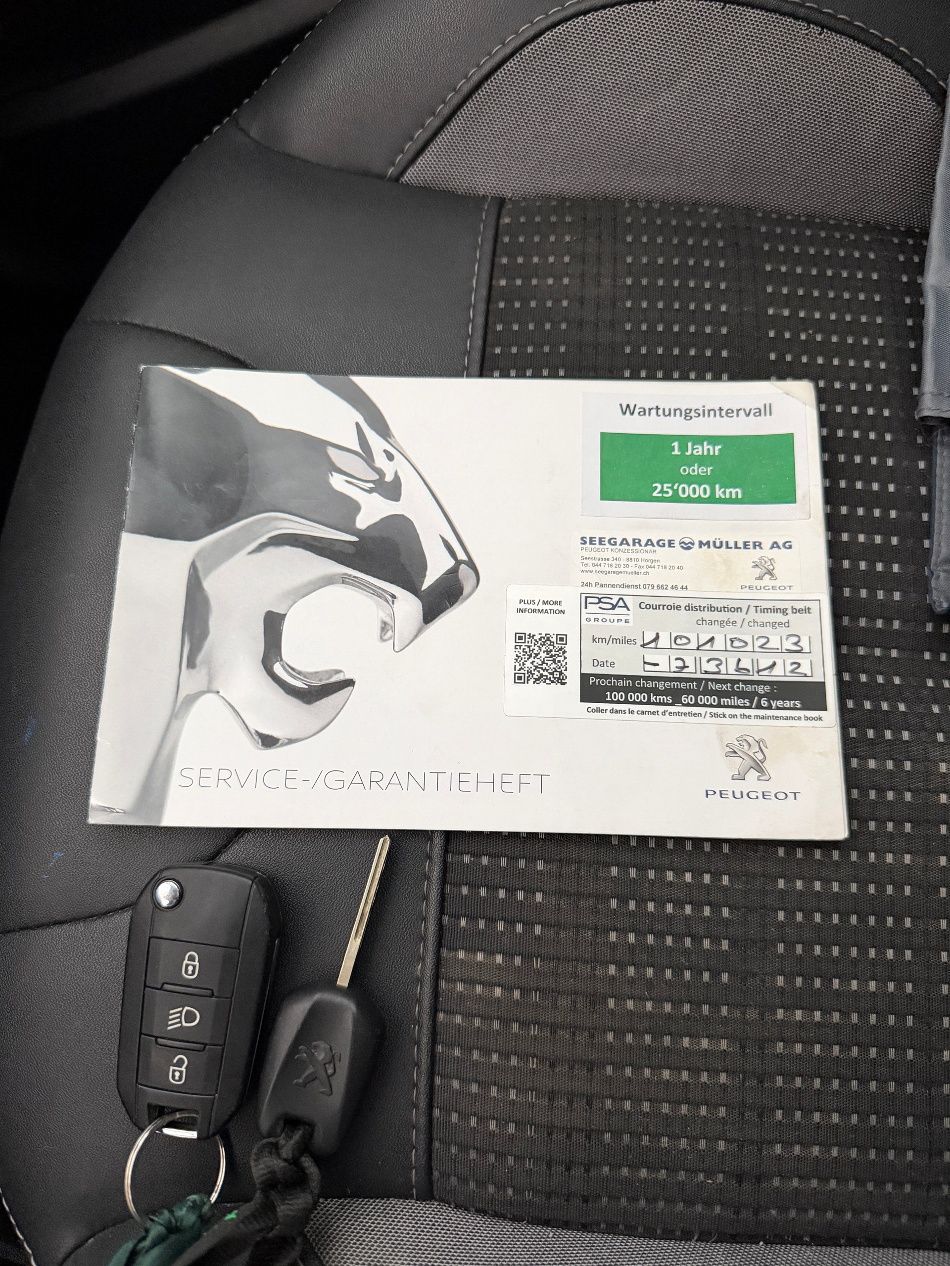 PEUGEOT 2008 1.2 PureTech Signature EAT6 - Expertise du jour-image-15