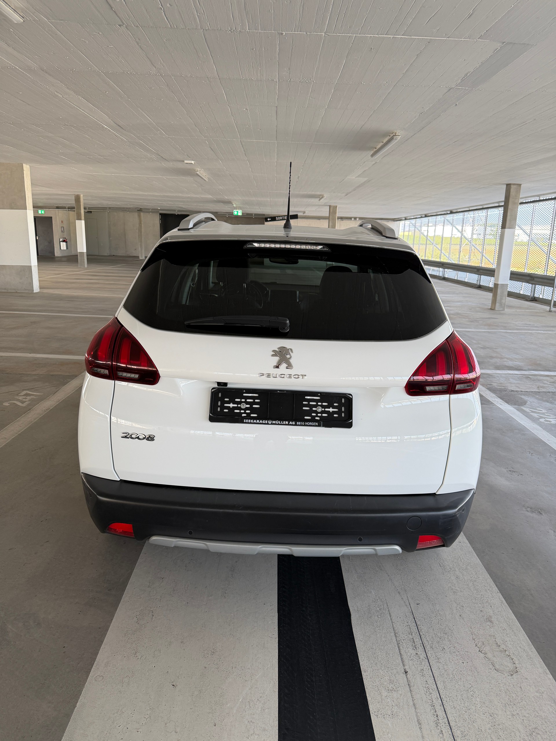 PEUGEOT 2008 1.2 PureTech Signature EAT6 - Expertise du jour-image-3