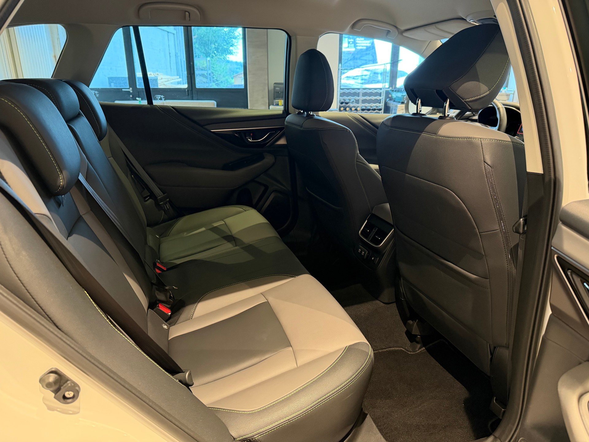 SUBARU Outback 2.5i Crossroad-image-10