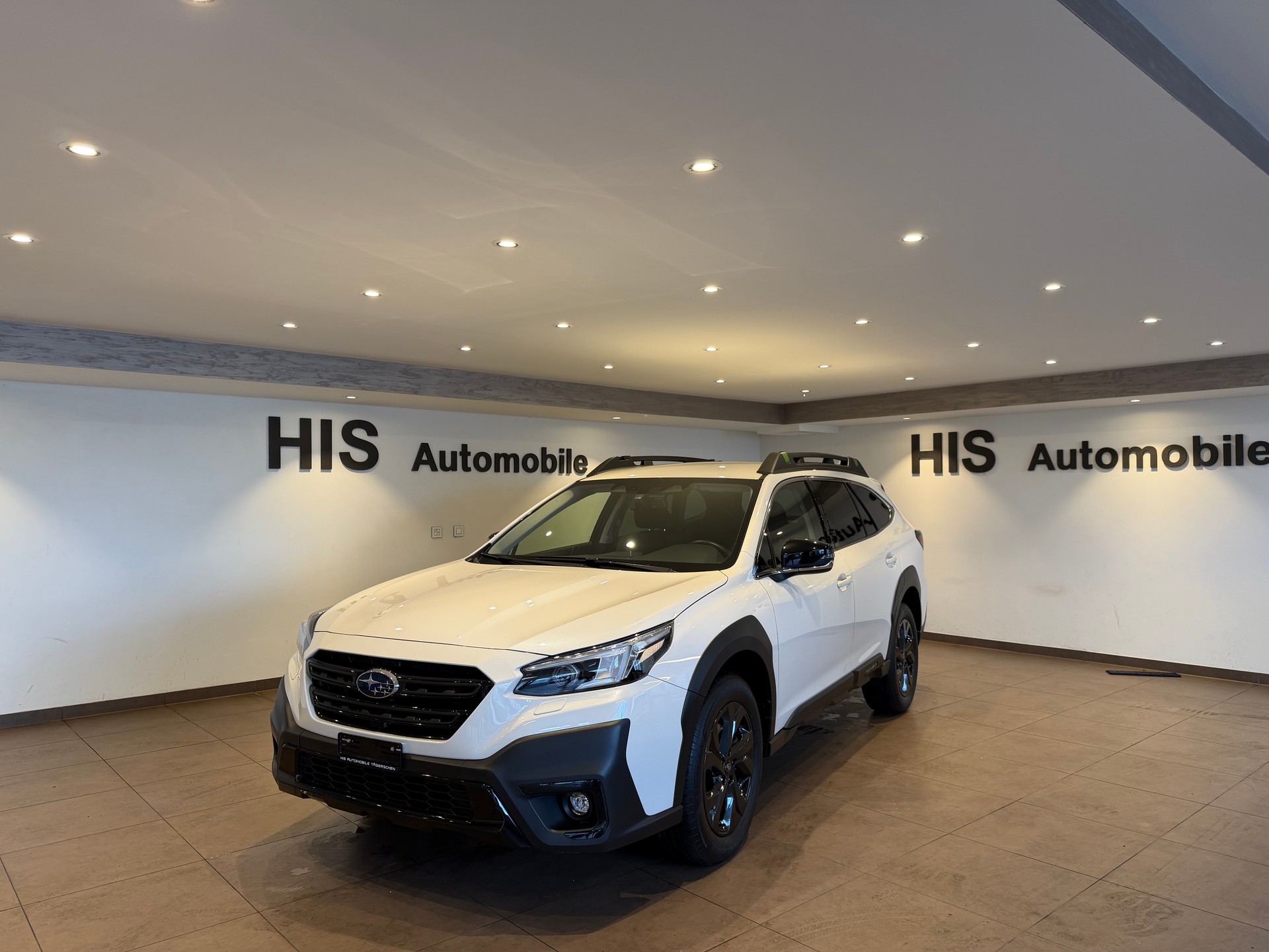 SUBARU Outback 2.5i Crossroad-image-0