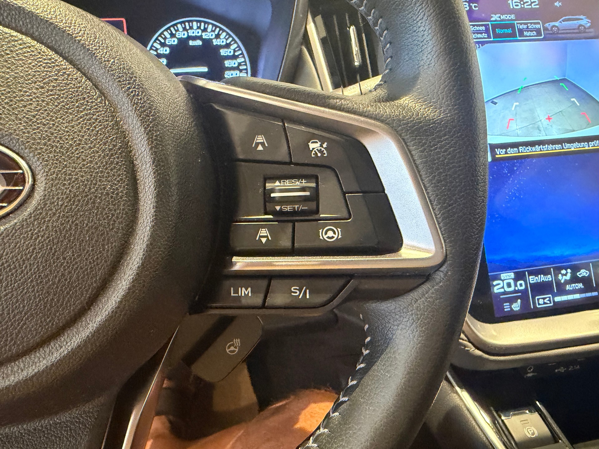 SUBARU Outback 2.5i Crossroad-image-15
