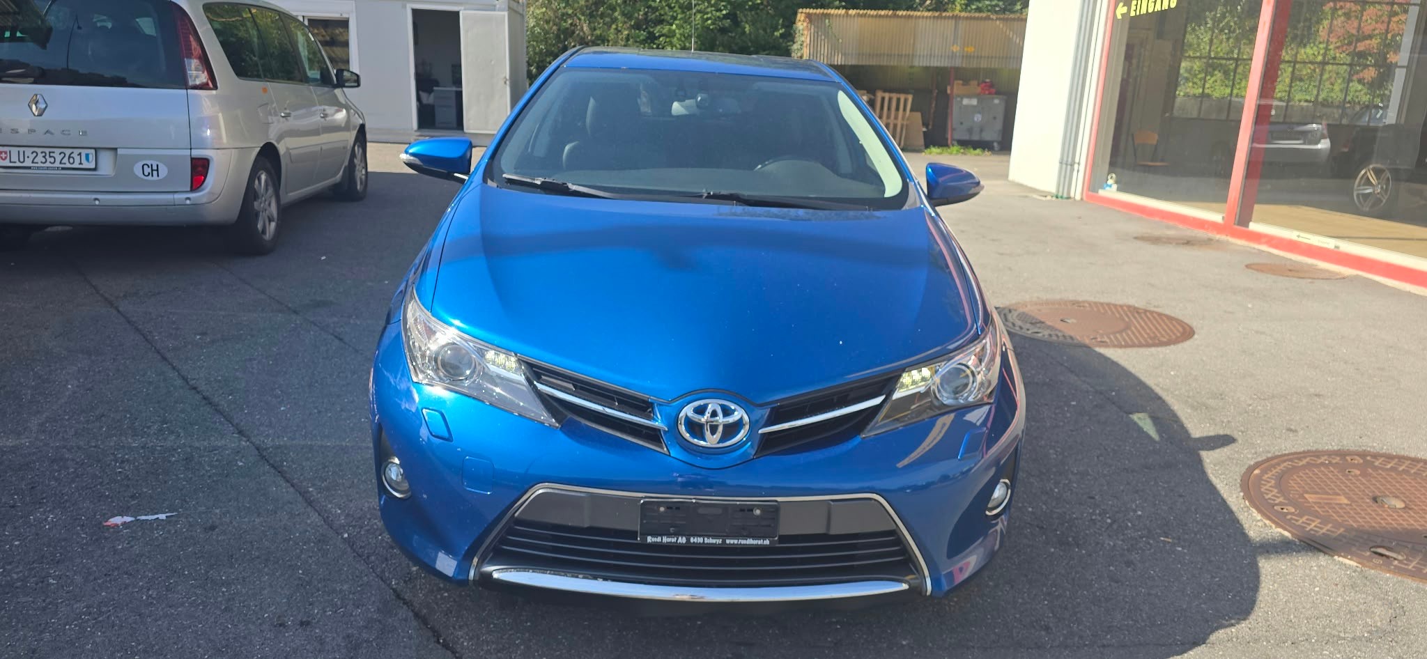 TOYOTA Auris 1.8 16V HSD Linea Luna — slika 1