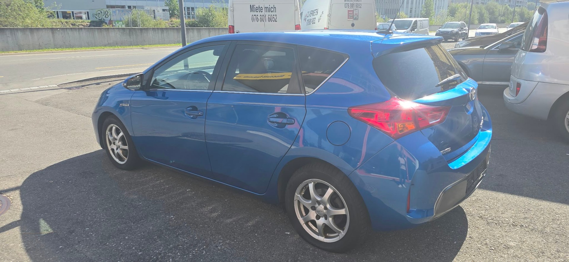 TOYOTA Auris 1.8 16V HSD Linea Luna-image-4