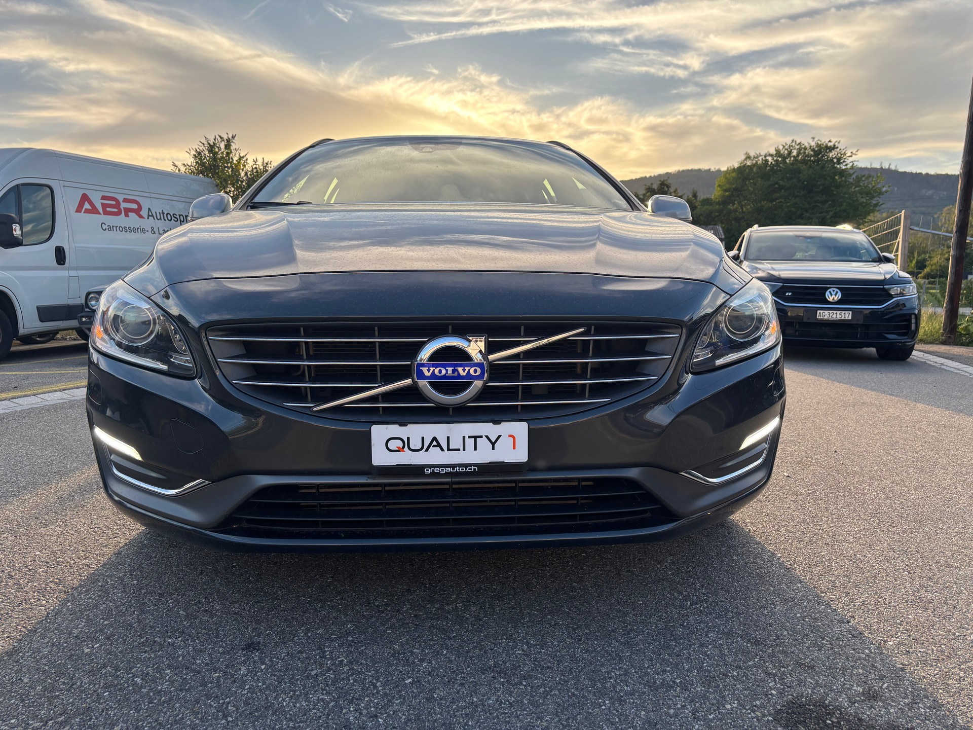 VOLVO V60 D5 Momentum Geartronic-image-5