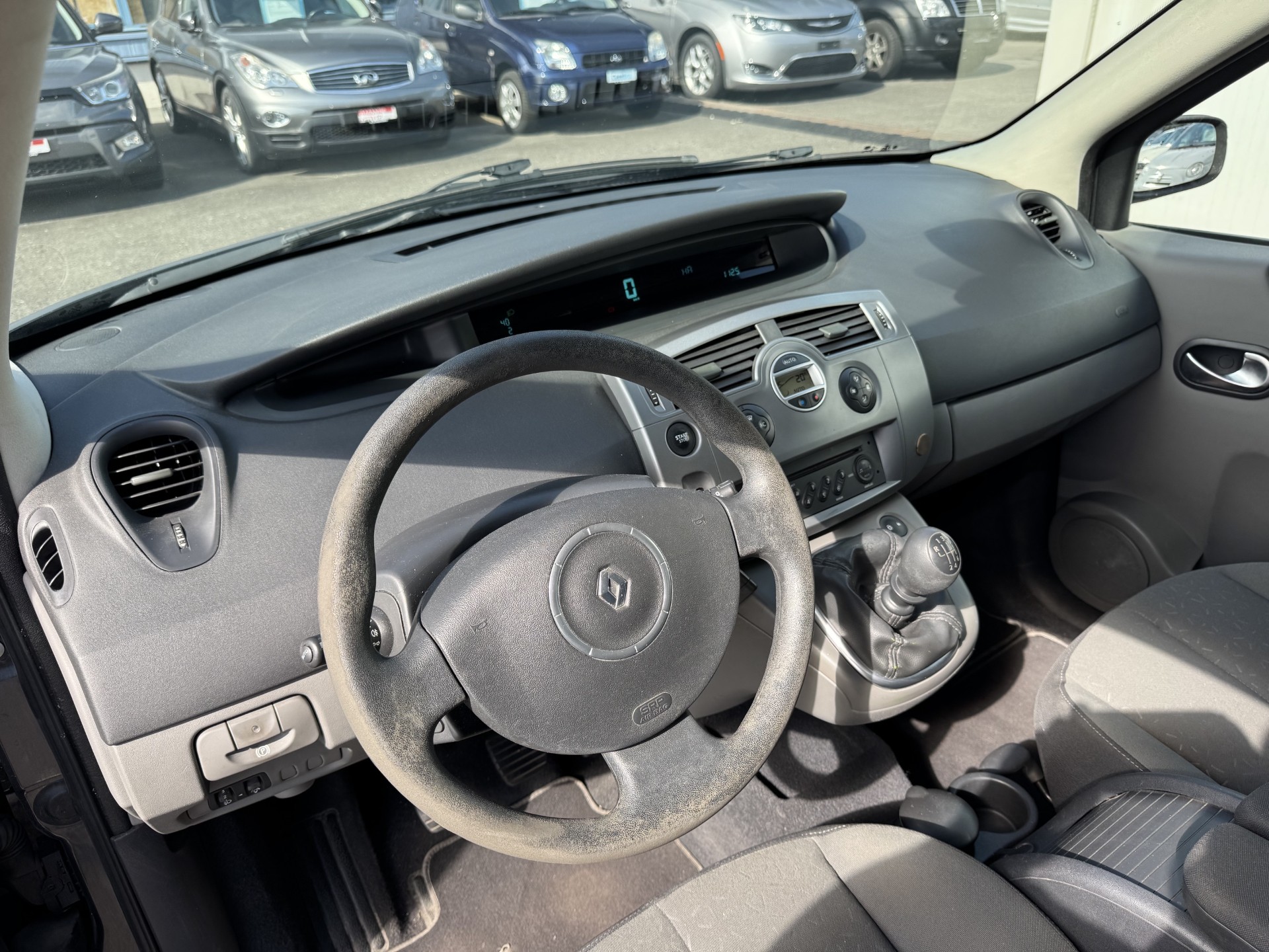 RENAULT Scénic 1.6 16V Expression-image-8