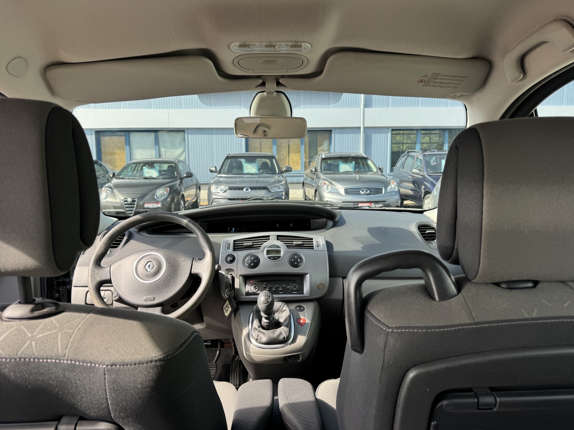 RENAULT Scénic 1.6 16V Expression-image-10