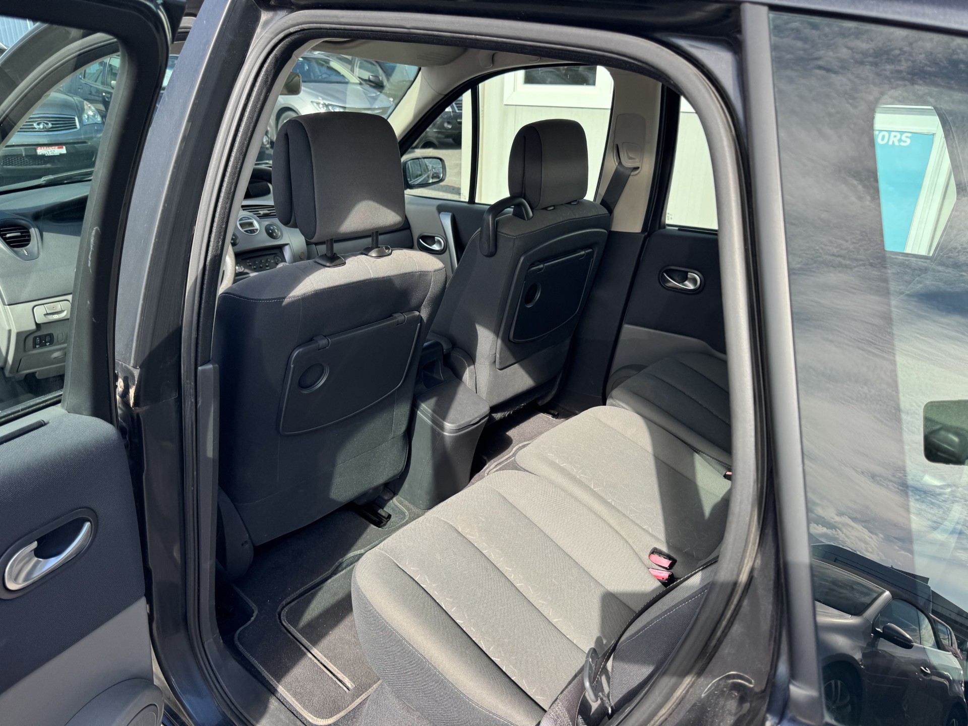 RENAULT Scénic 1.6 16V Expression-image-9