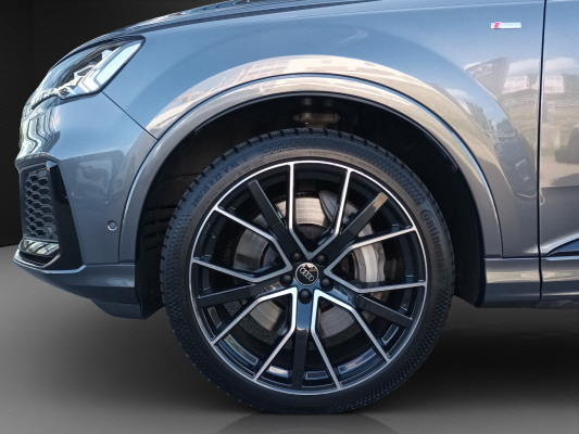 AUDI Q7 55 TFSI e qu Slin PHEV-image-5
