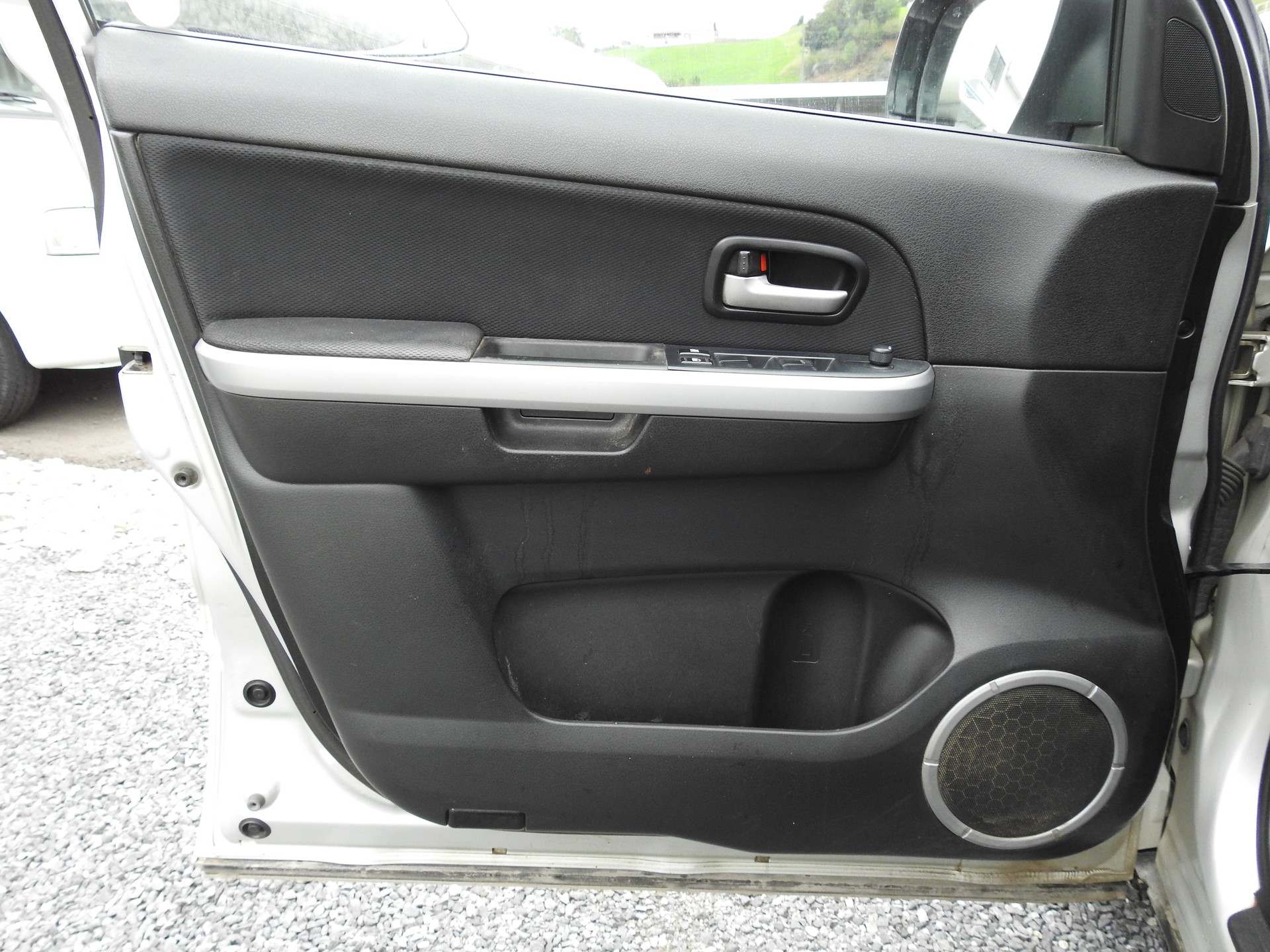 SUZUKI Grand Vitara 2.0 16V Top-image-11
