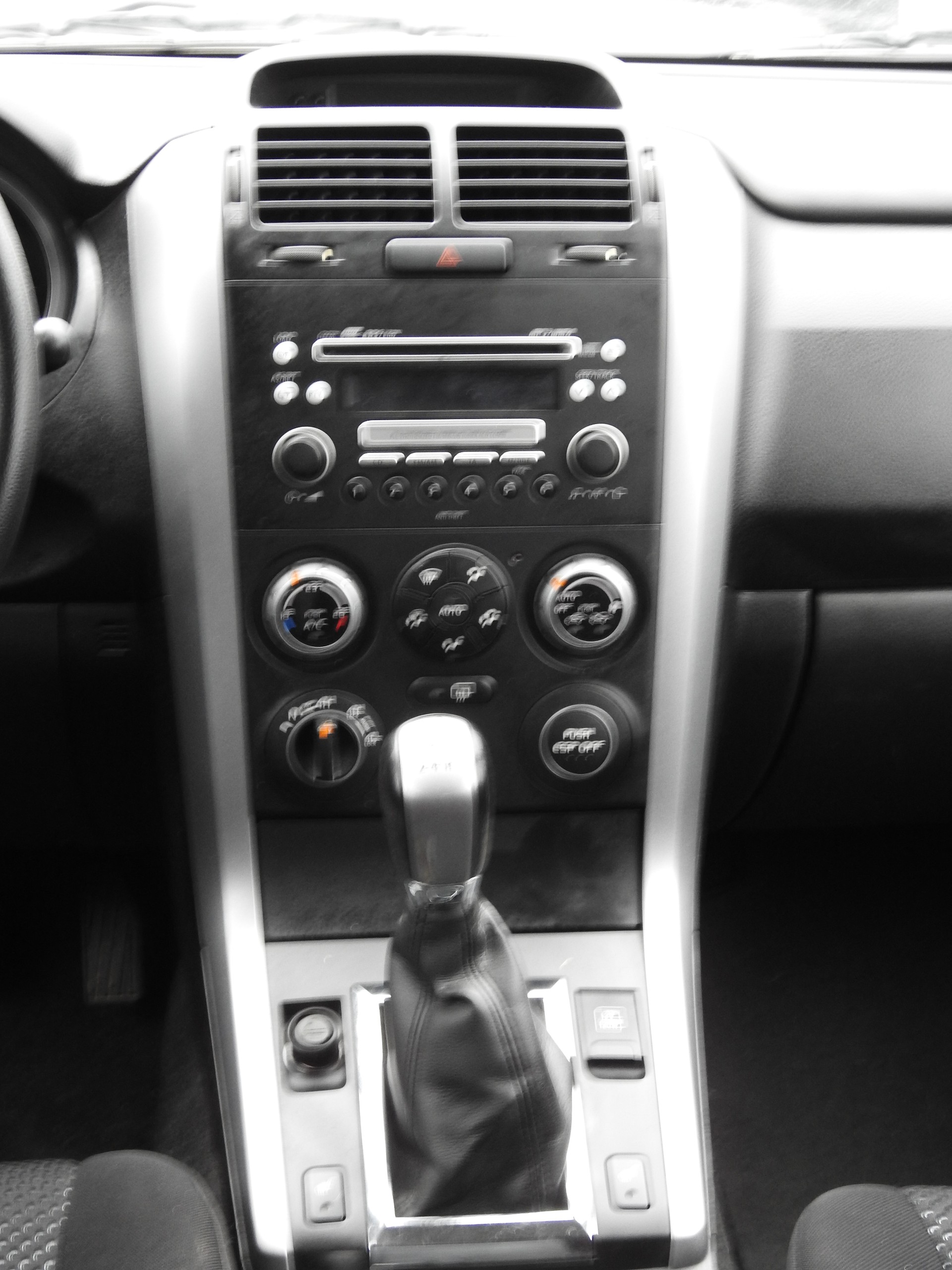 SUZUKI Grand Vitara 2.0 16V Top-image-17