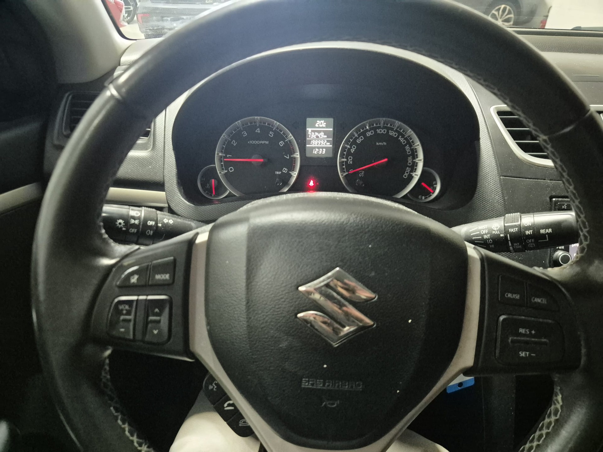 SUZUKI Swift 1.2i 16V GL 4x4-image-7