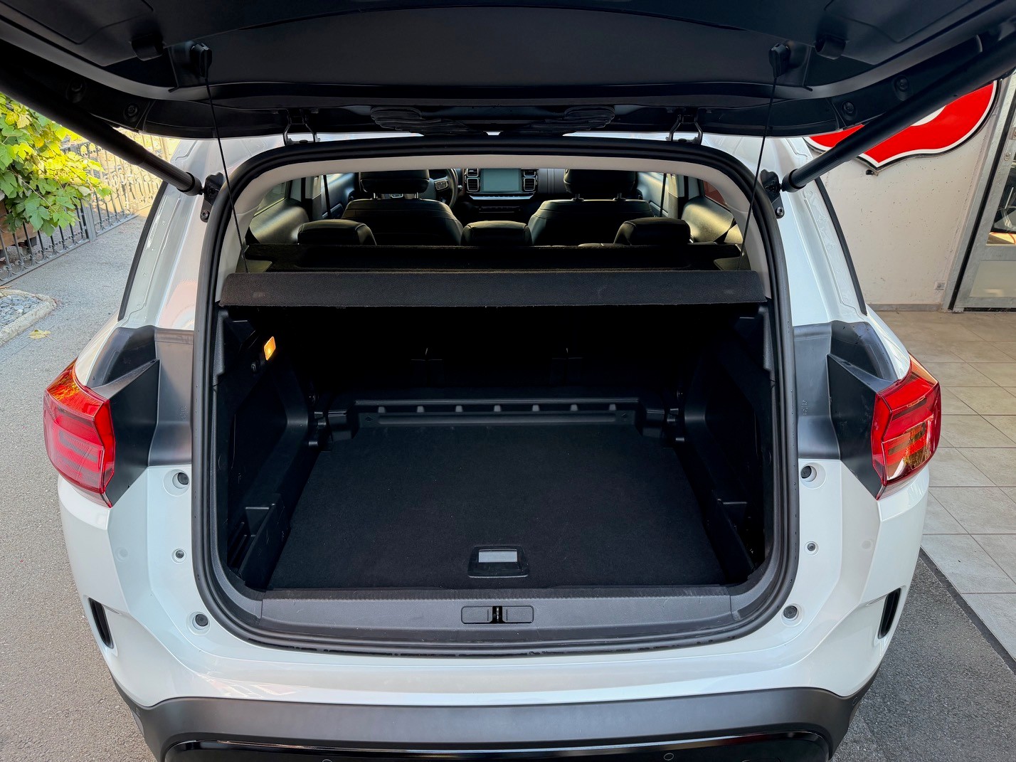 CITROEN C5 Aircross 1.6i PureTech Shine EAT8-image-4