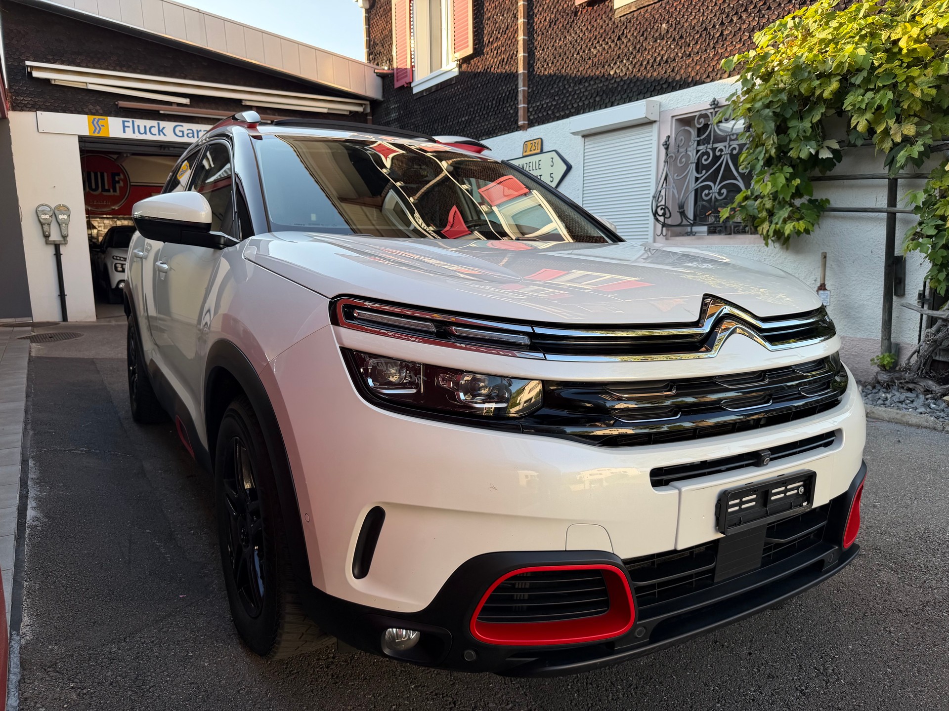 CITROEN C5 Aircross 1.6i PureTech Shine EAT8-image-1