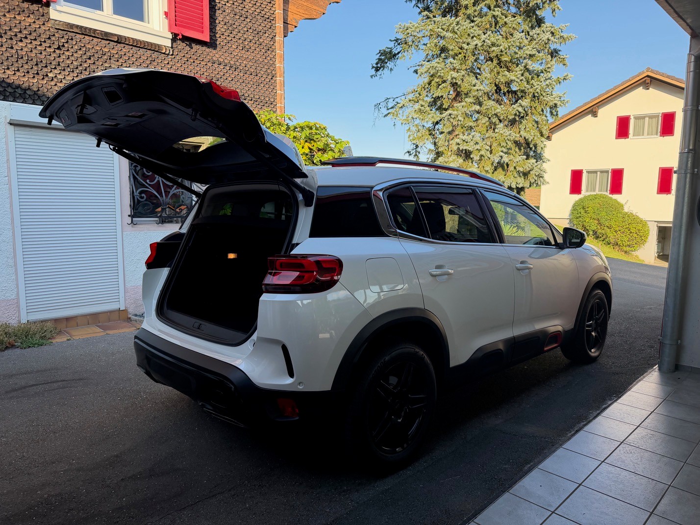 CITROEN C5 Aircross 1.6i PureTech Shine EAT8-image-3