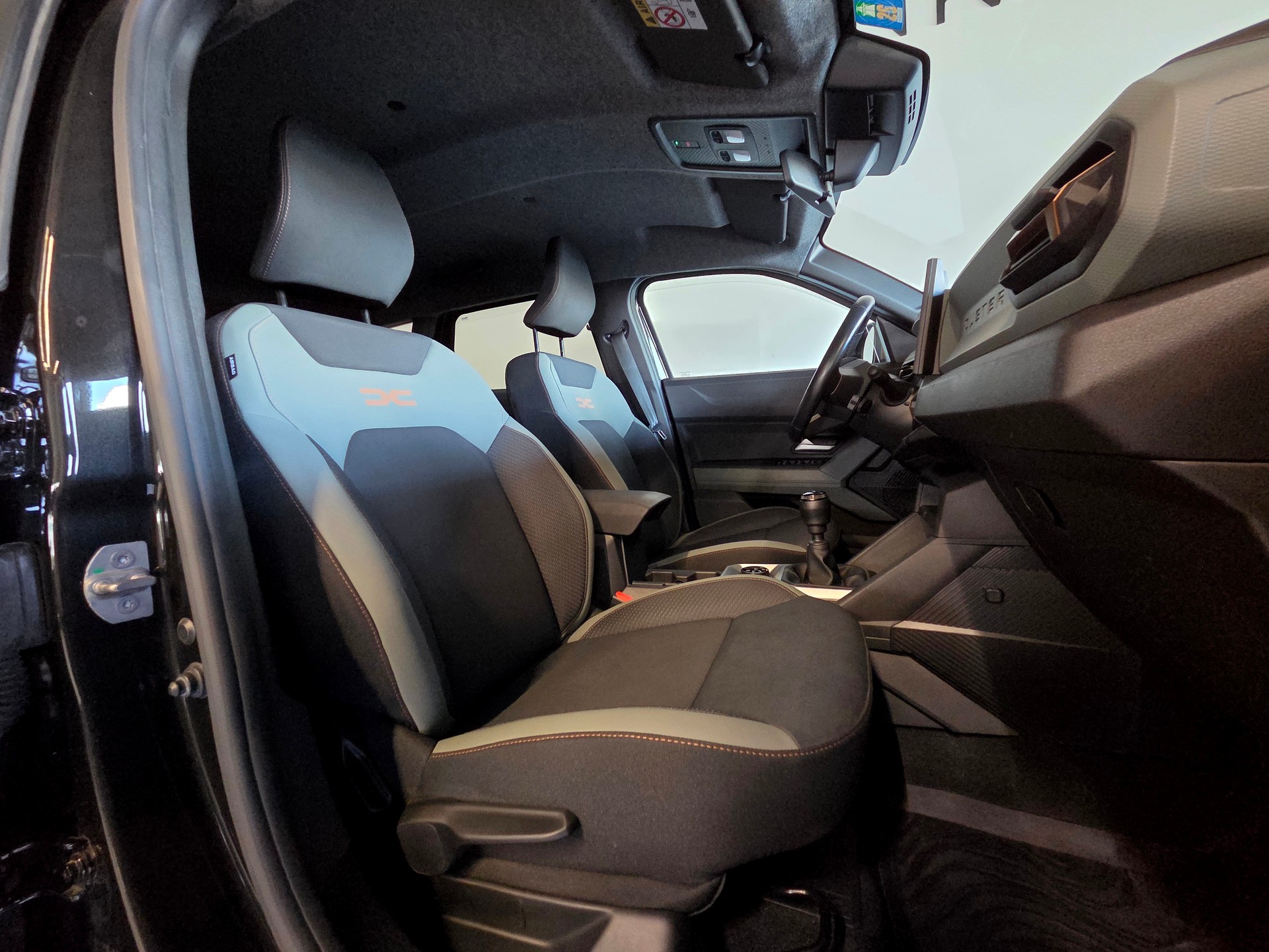 DACIA Duster 1.2 TCe Extreme 4WD-image-13