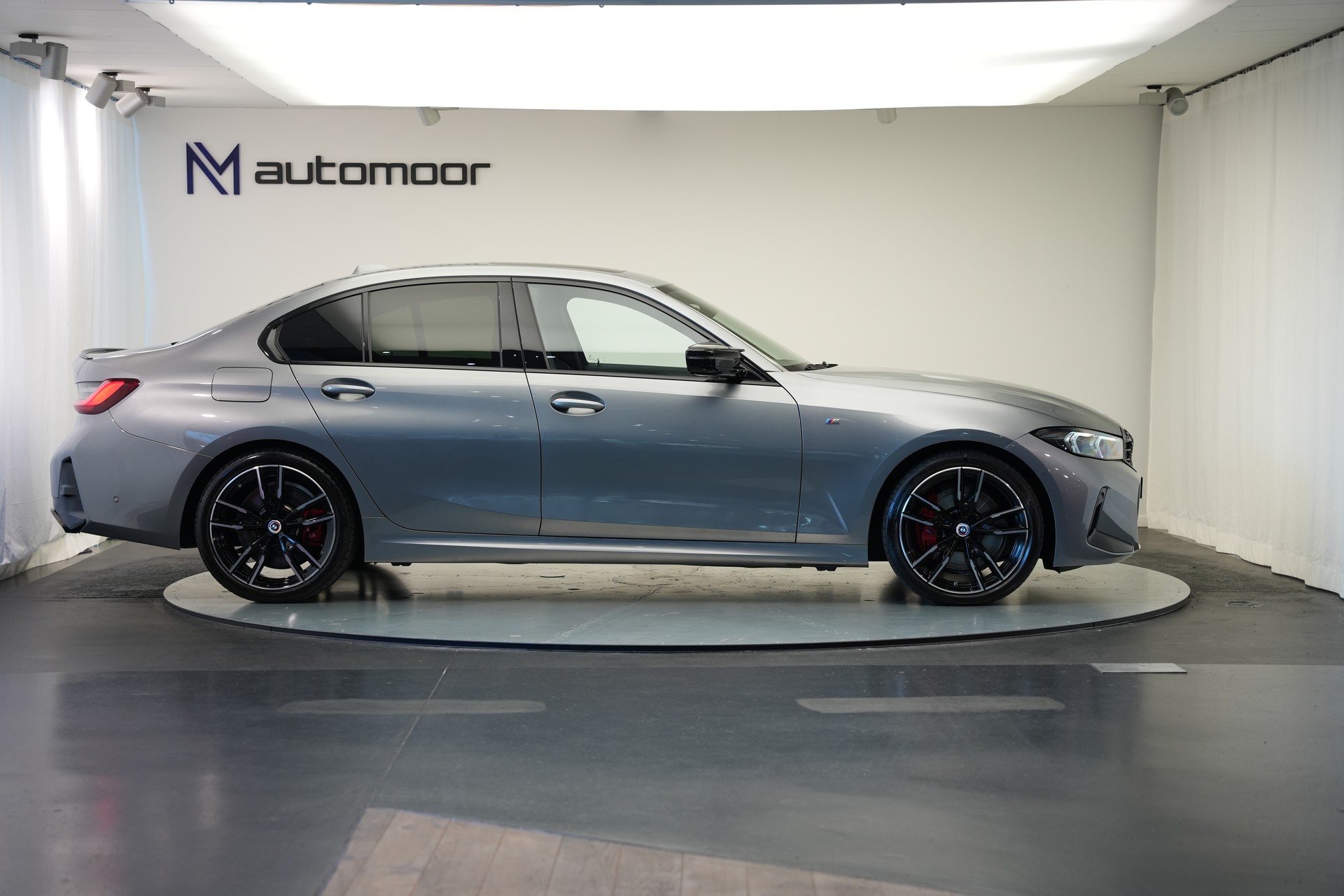 BMW M340d xDrive 48V Steptronic M Sport Pro *CH-Fahrzeug*-image-3