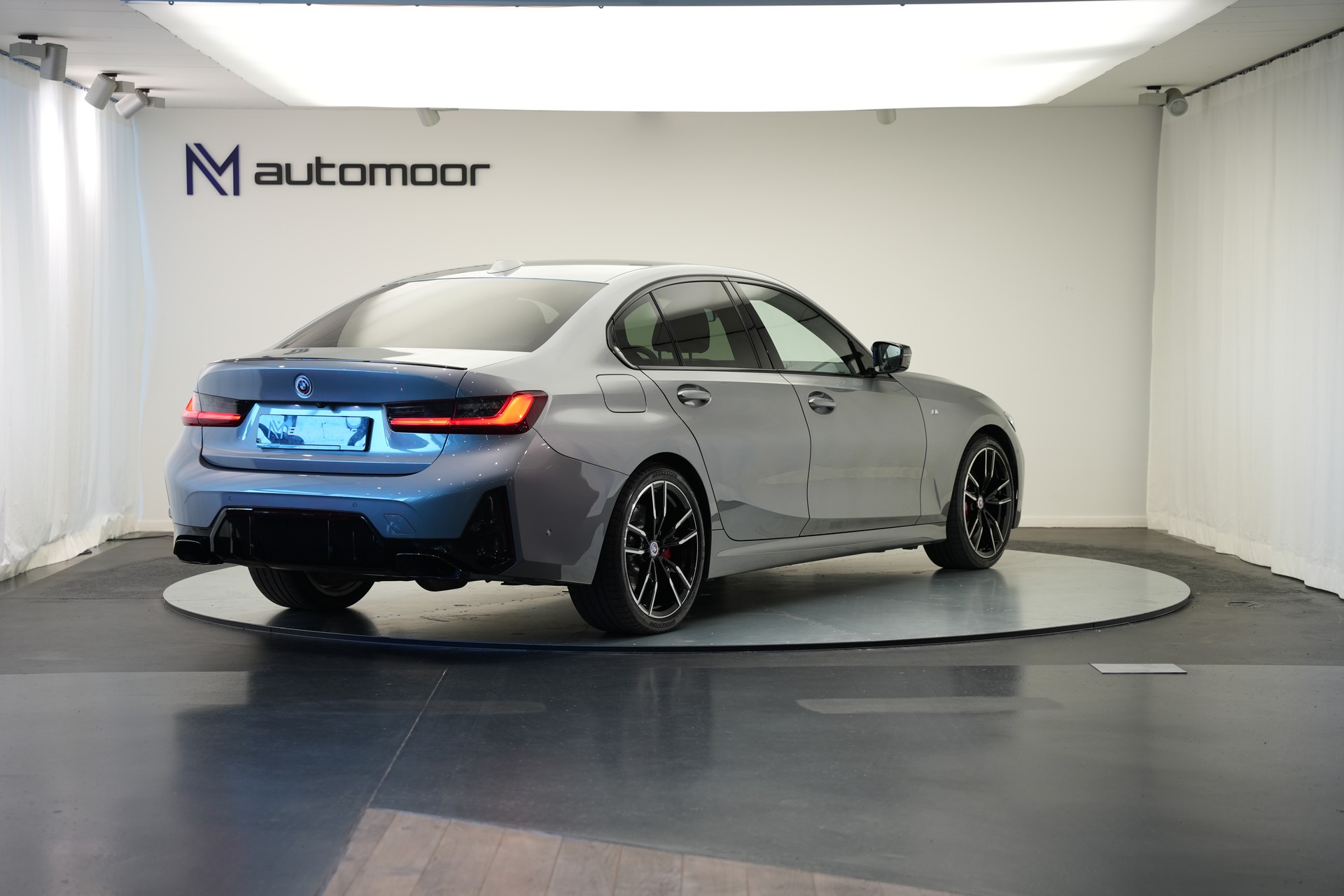 BMW M340d xDrive 48V Steptronic M Sport Pro *CH-Fahrzeug*-image-4
