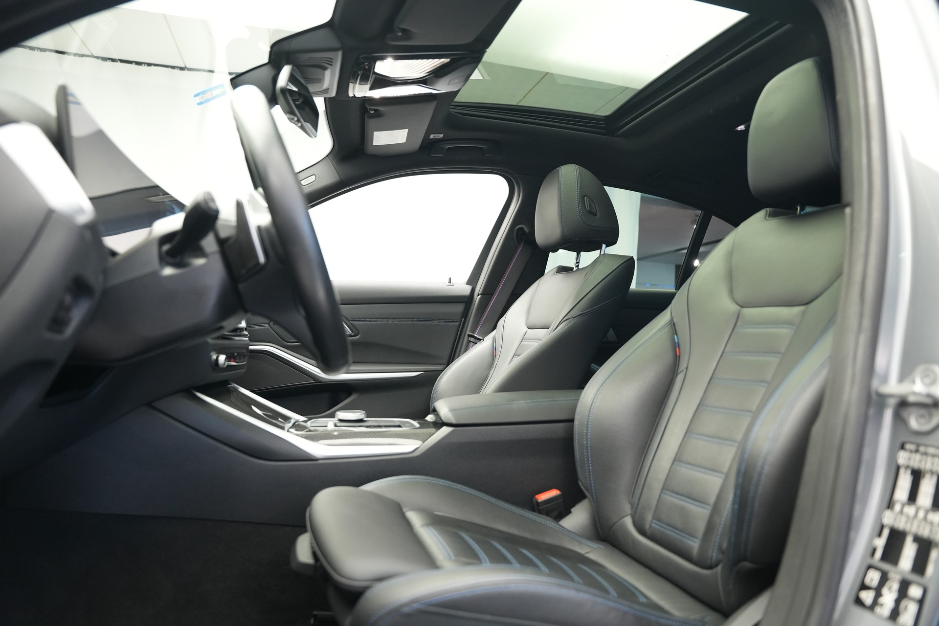 BMW M340d xDrive 48V Steptronic M Sport Pro *CH-Fahrzeug*-image-12