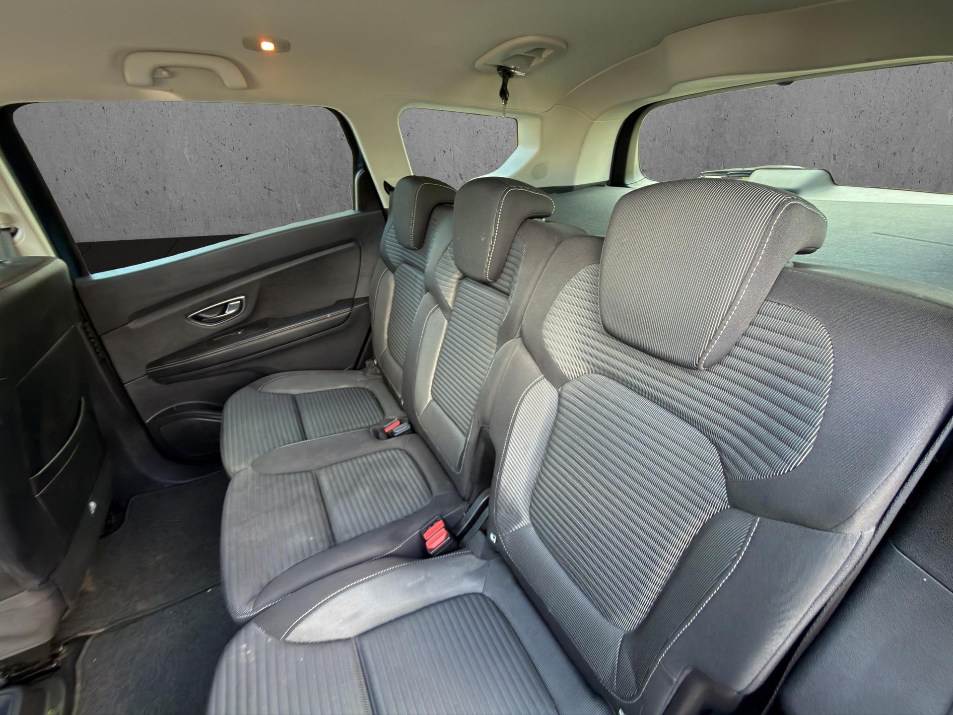 RENAULT Grand Scénic 1.3 TCe 140 Zen-image-10