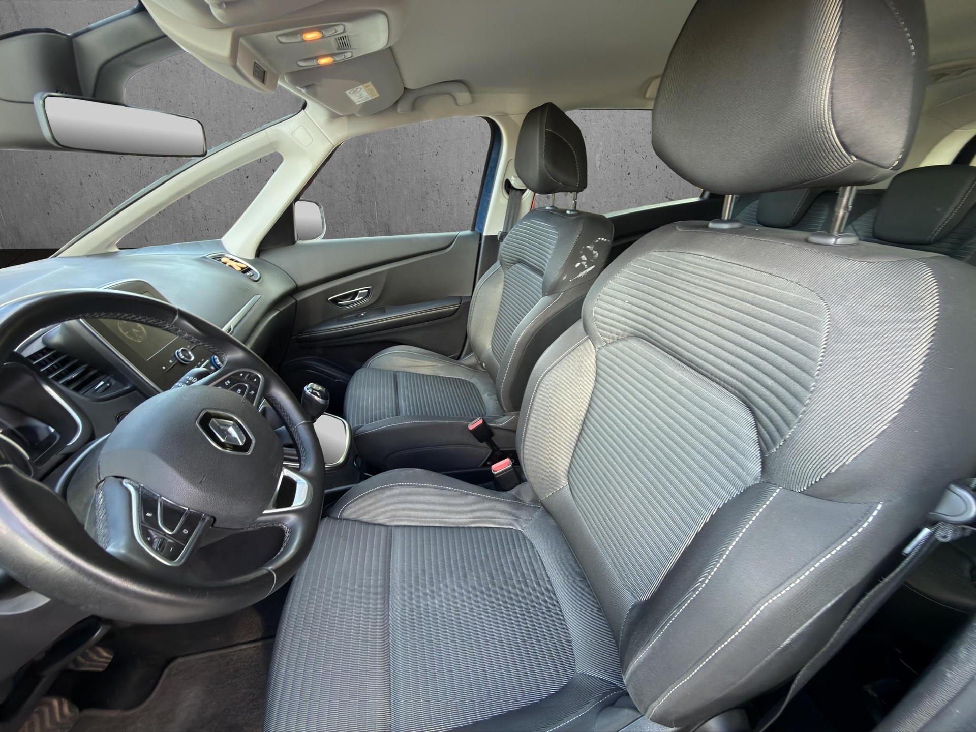 RENAULT Grand Scénic 1.3 TCe 140 Zen-image-9