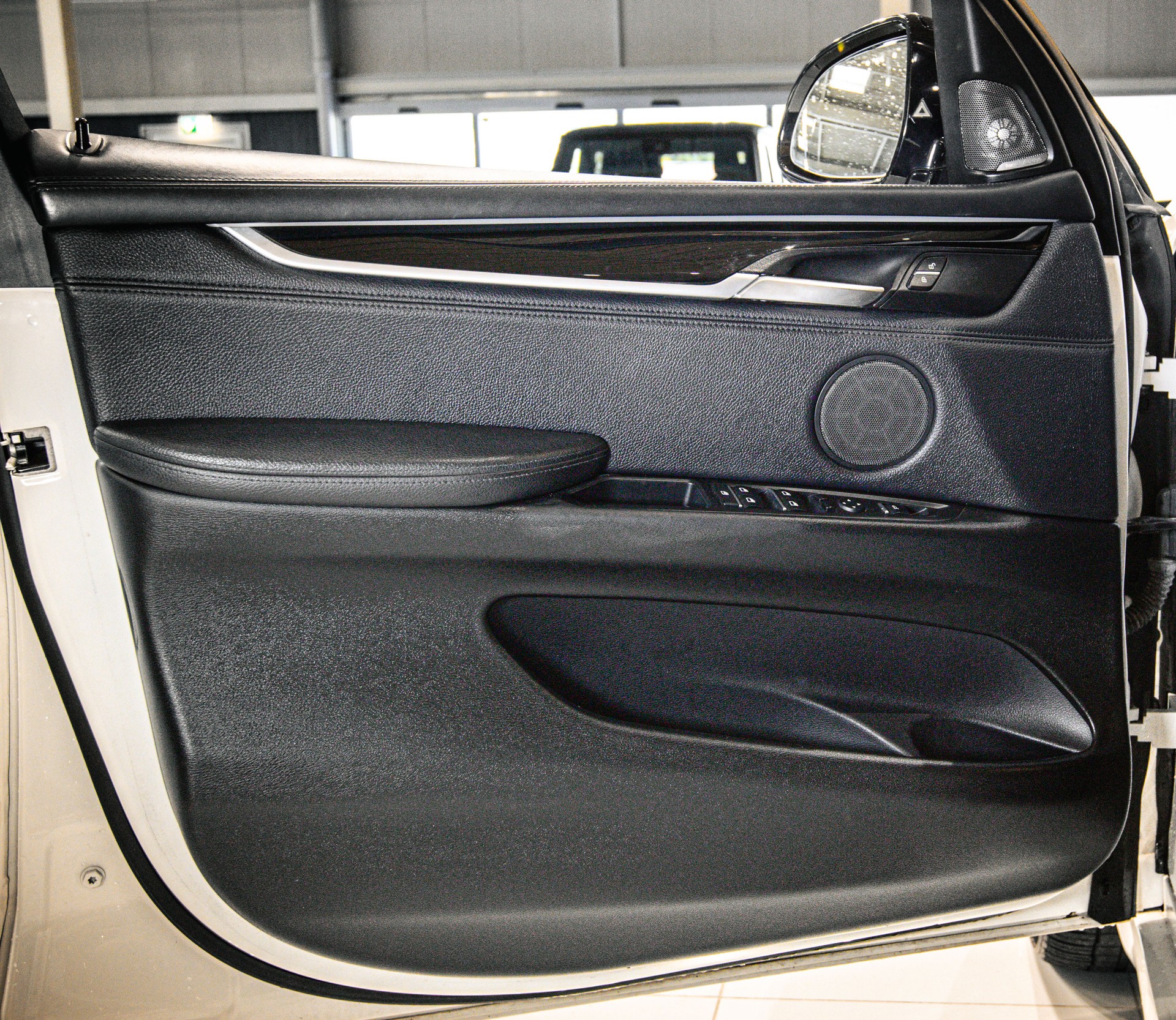 BMW X5 xDrive M50d Steptronic-image-23