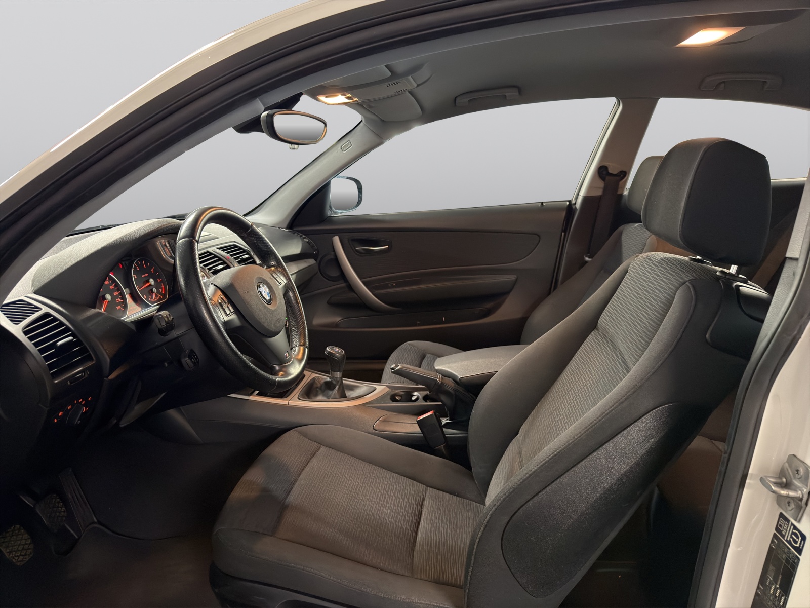 BMW 116i-image-1