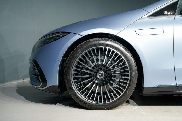 MERCEDES-BENZ EQS 500 4Matic AMG Line-image-4