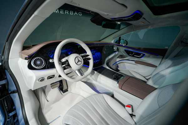 MERCEDES-BENZ EQS 500 4Matic AMG Line-image-5
