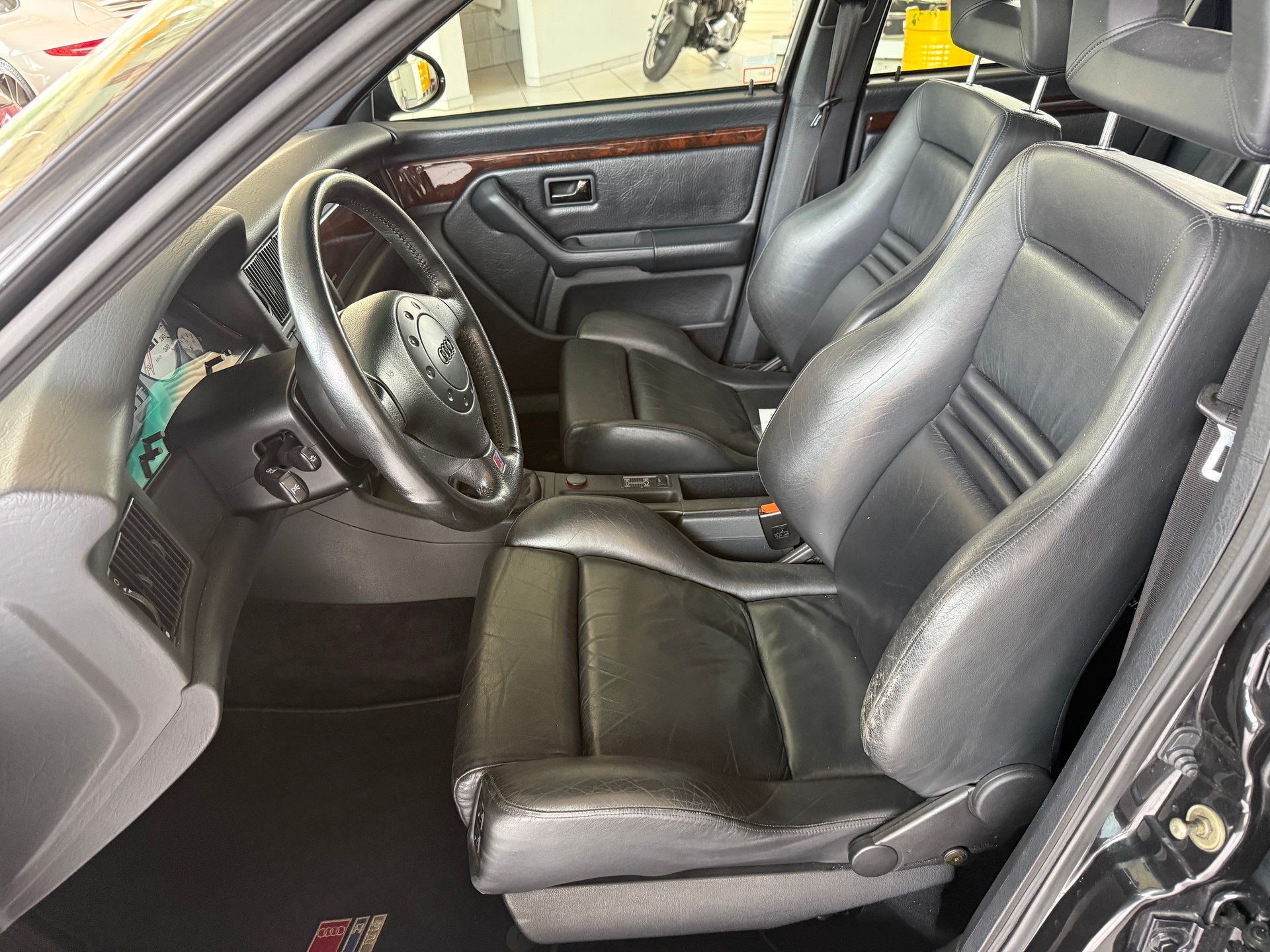 AUDI RS2-image-6